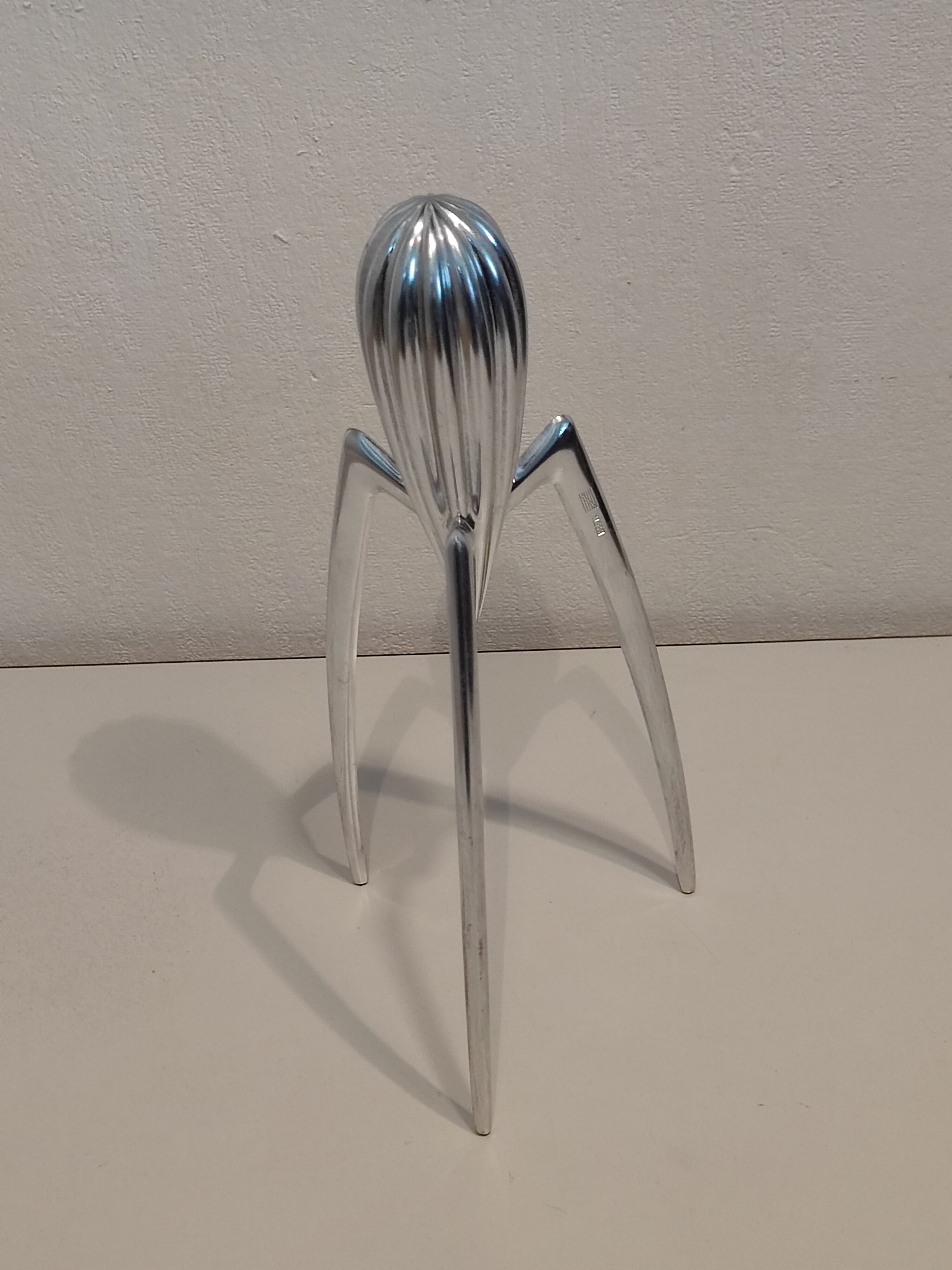 Citrus press " juicy Salif " by Philippe Starck.
