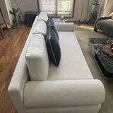 Canapé 3 places Omnight par NV Gallery en tissu bouclette blanche