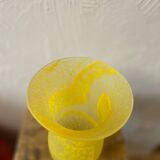 Vase en pâte de verre jaune marbré – Style Art Nouveau