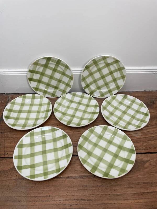 Moulin des loups tablecloth plates