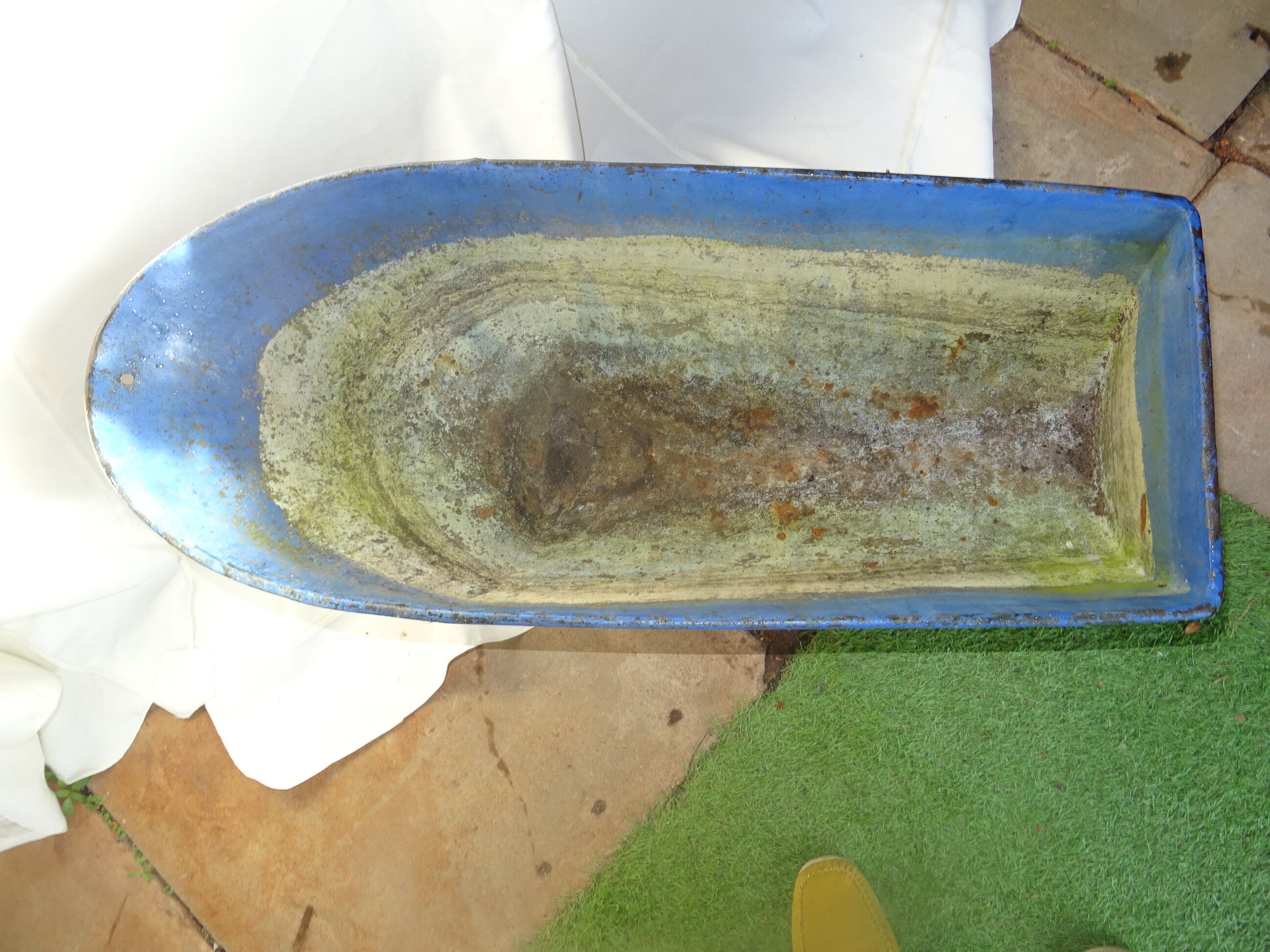 Zinc children's bathtub