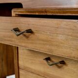 Bureau Alfred Cox du milieu du siècle en noyer et laiton. Style rétro/moderne/da