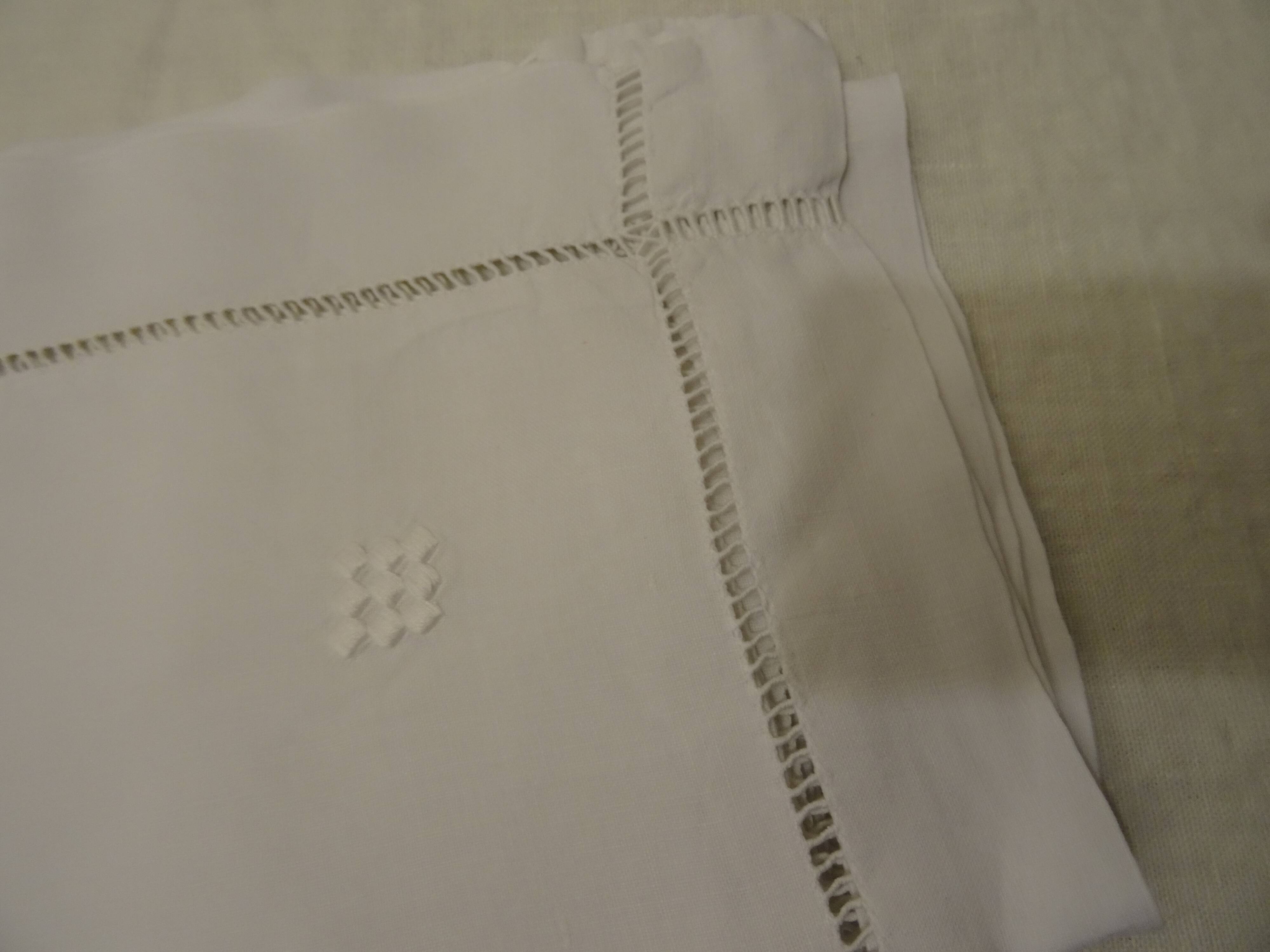 Nice pair of pillowcases in linen thread