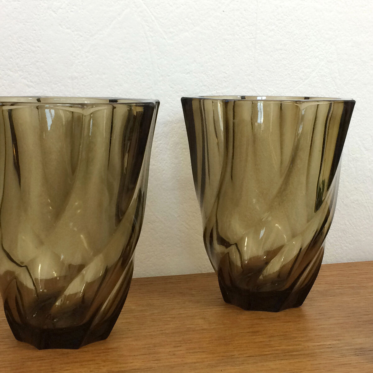 Paire de vase en verre fumé
