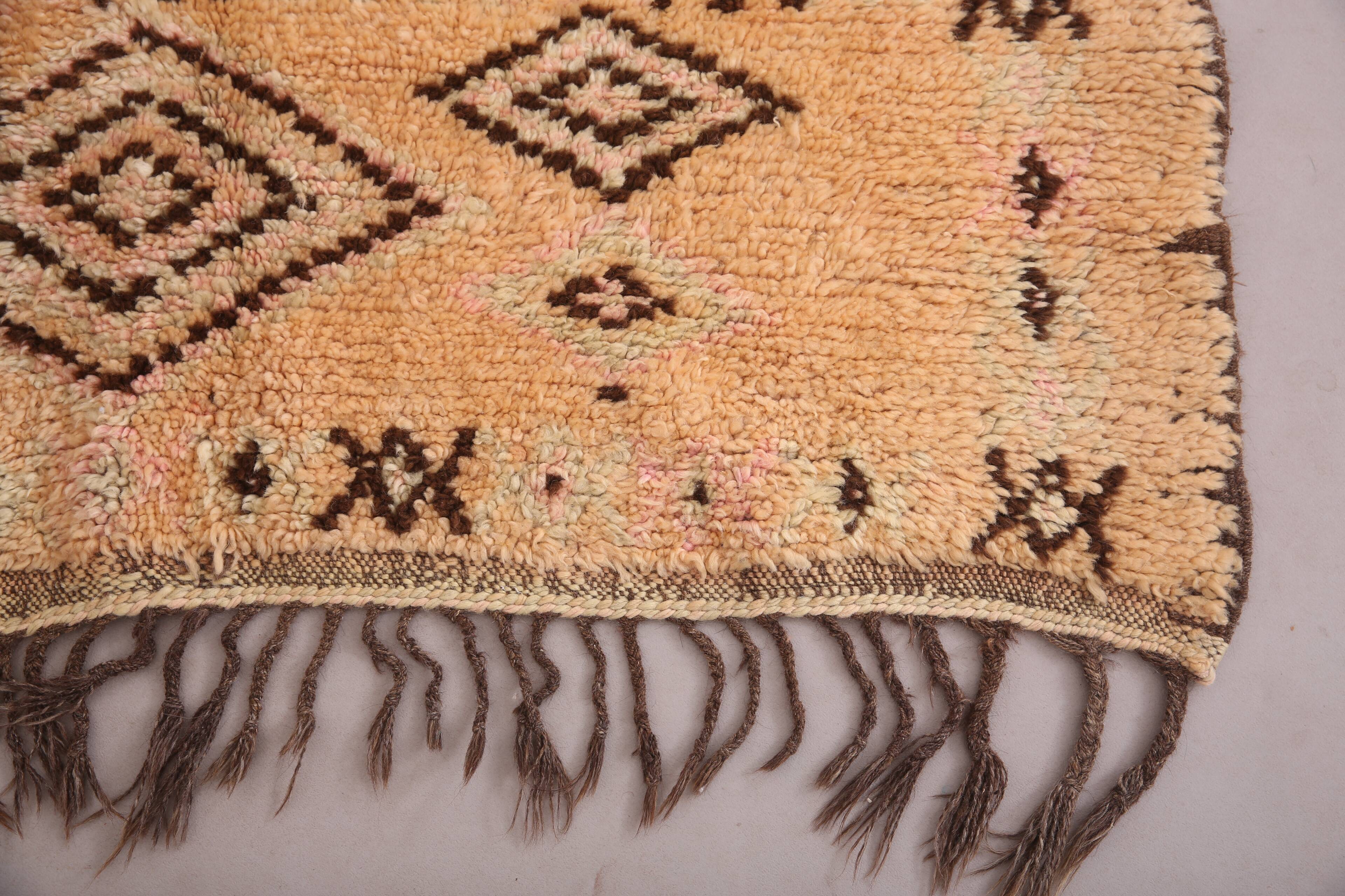 Peach Vintage Moroccan Rug 137 x 270 cm - Berber Rug Handmade - Wool Rug
