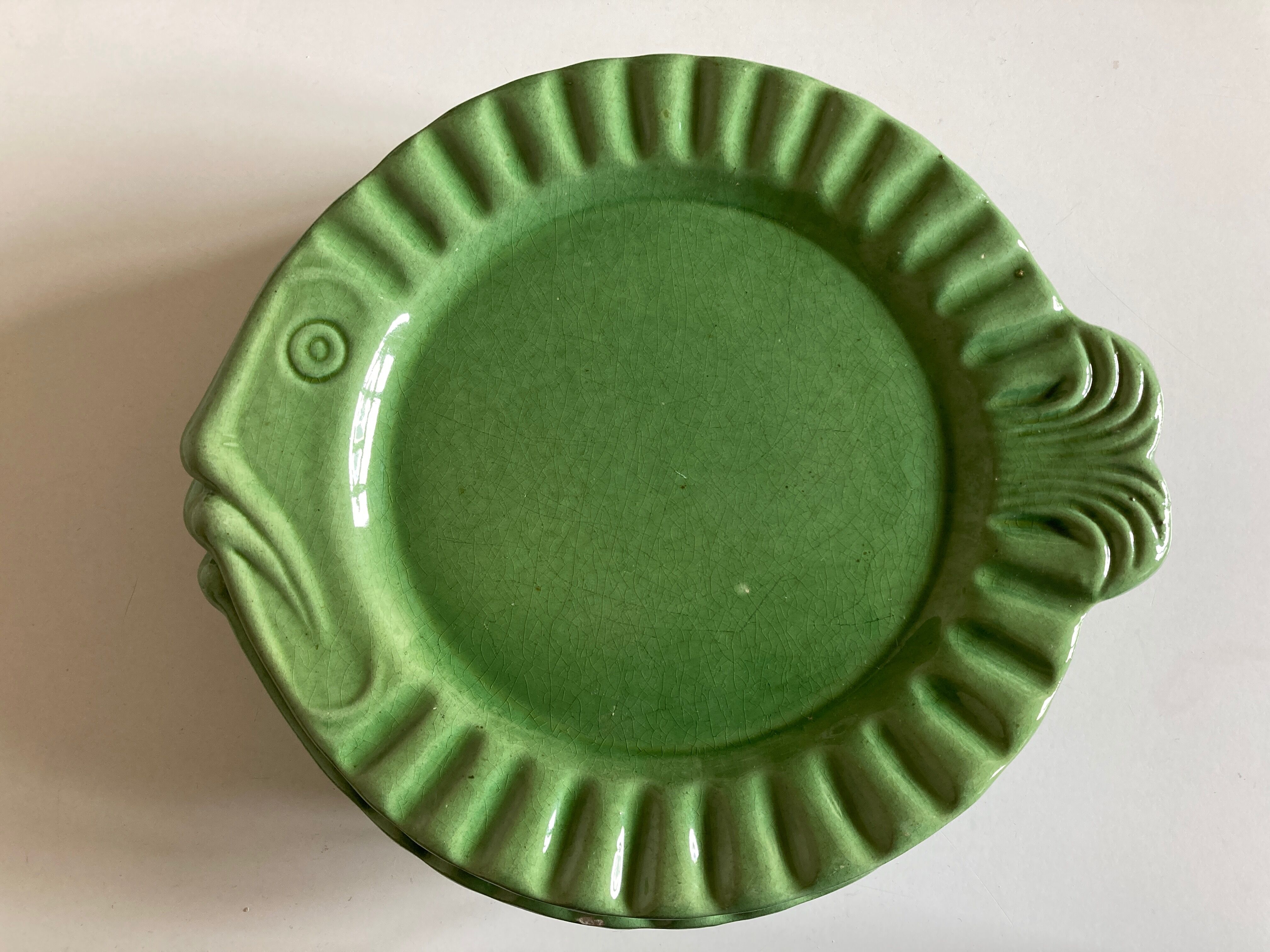 Set de 6 assiettes en terre vernissée vert Atelier Cérenne Vallauris 1945 - 1958