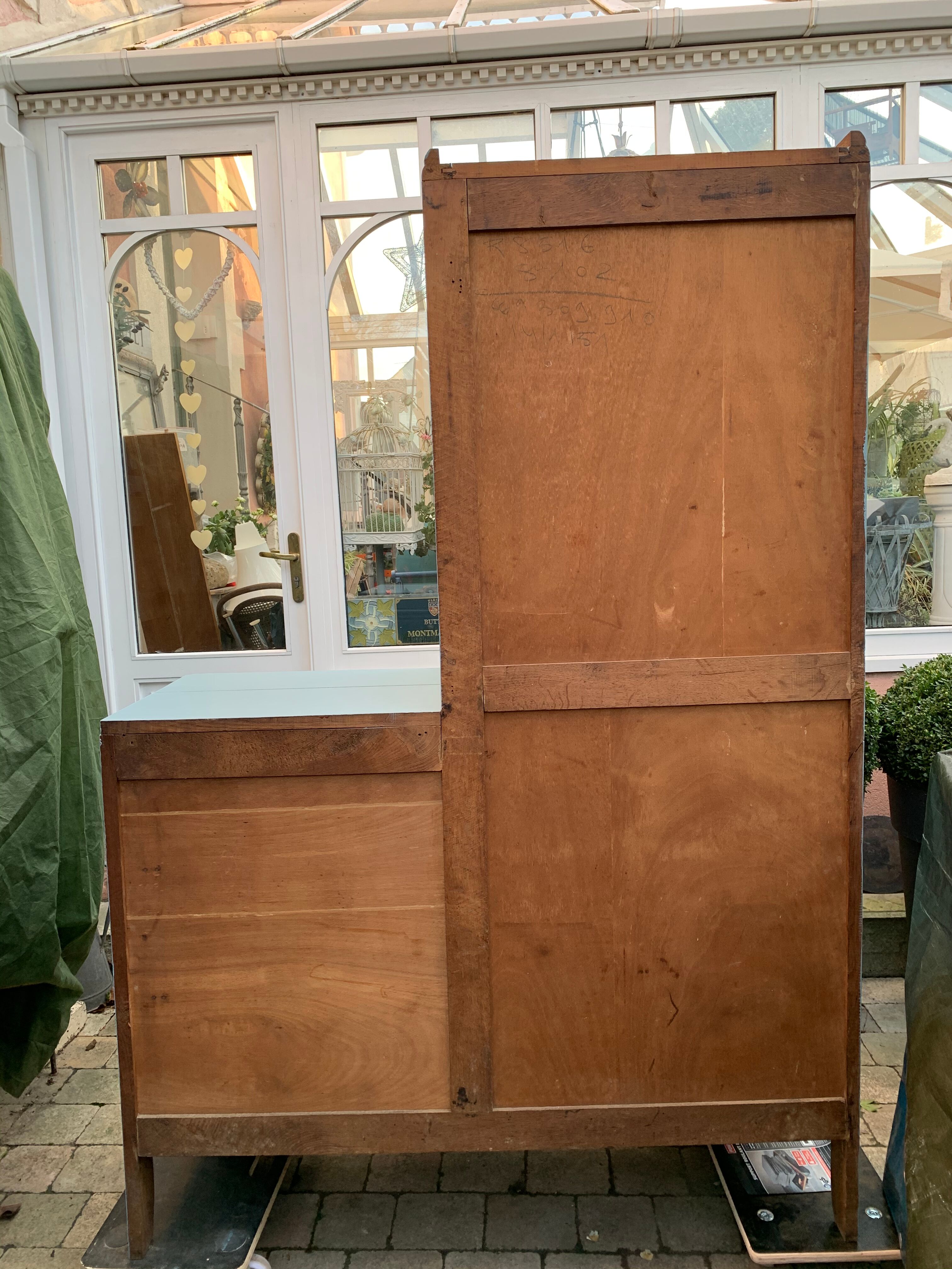 Asymmetrical Parisian wardrobe