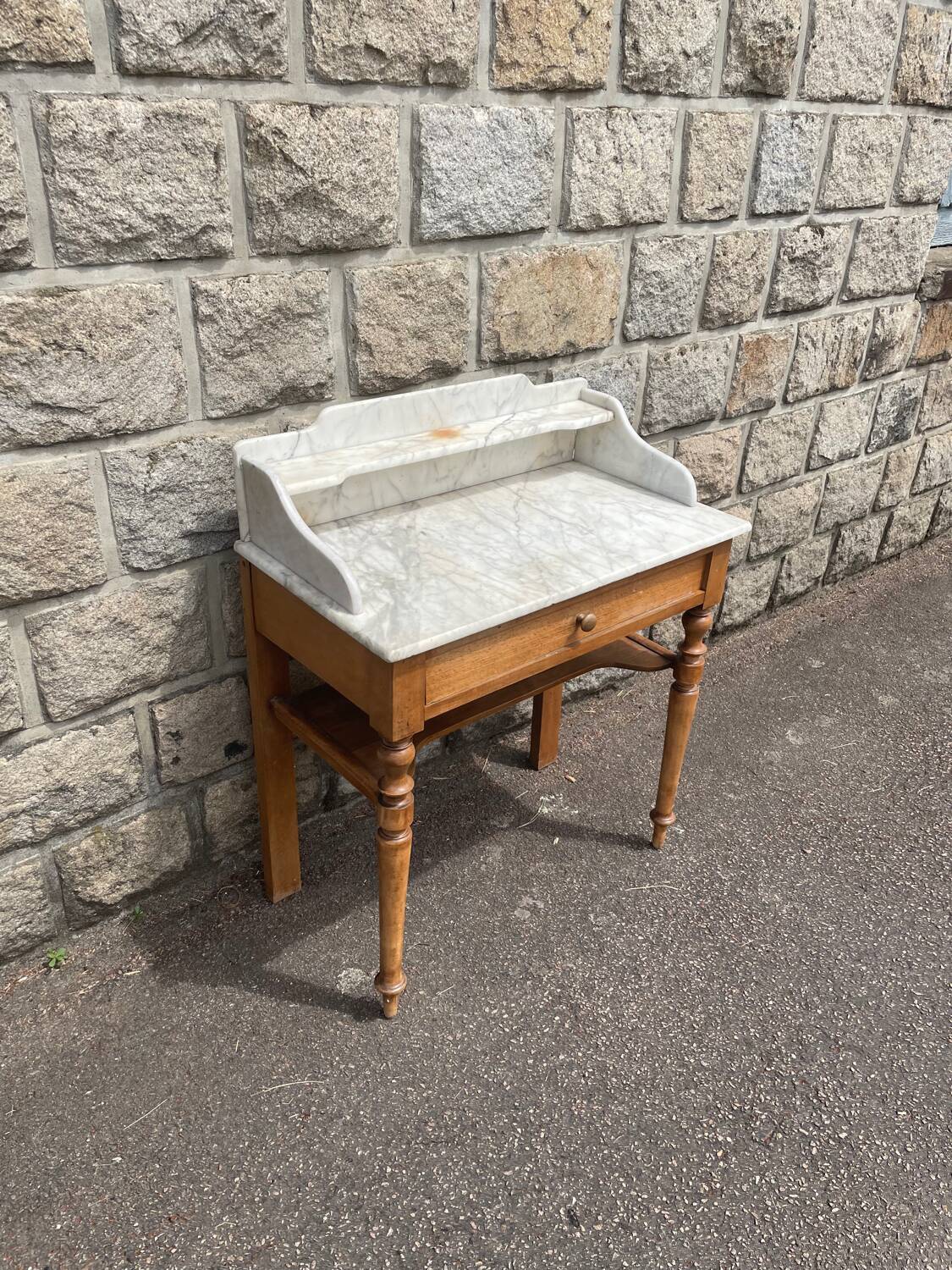 marble dressing table