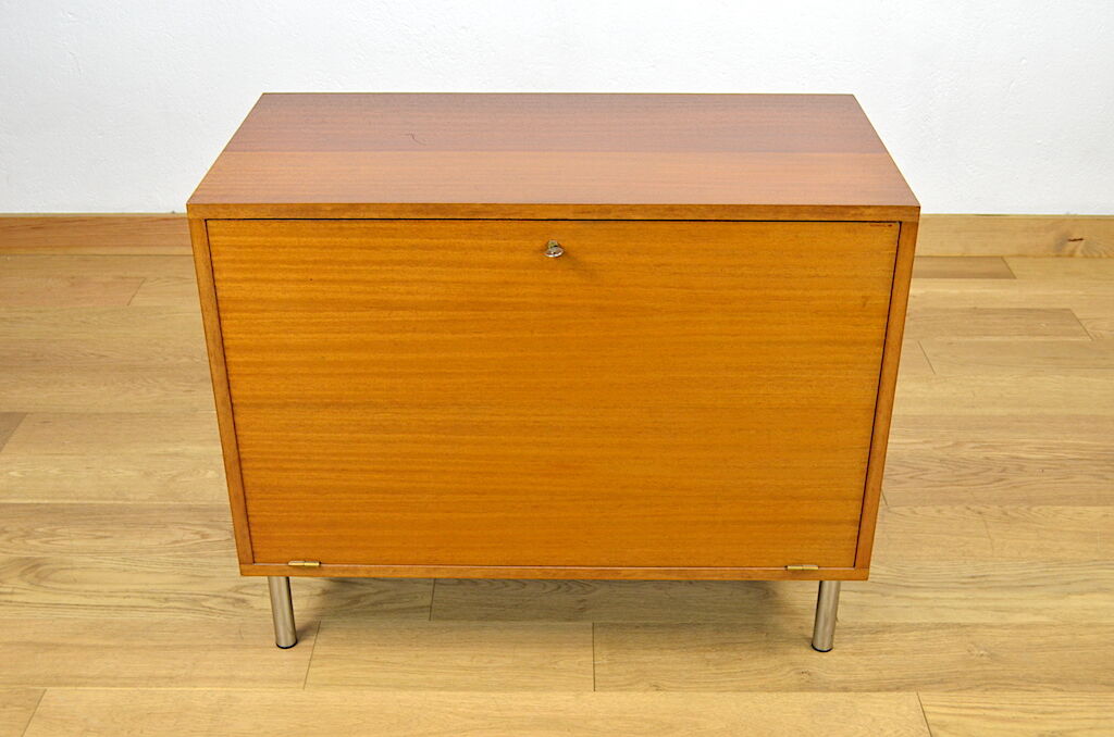Meuble bas design scandinave vintage 1960