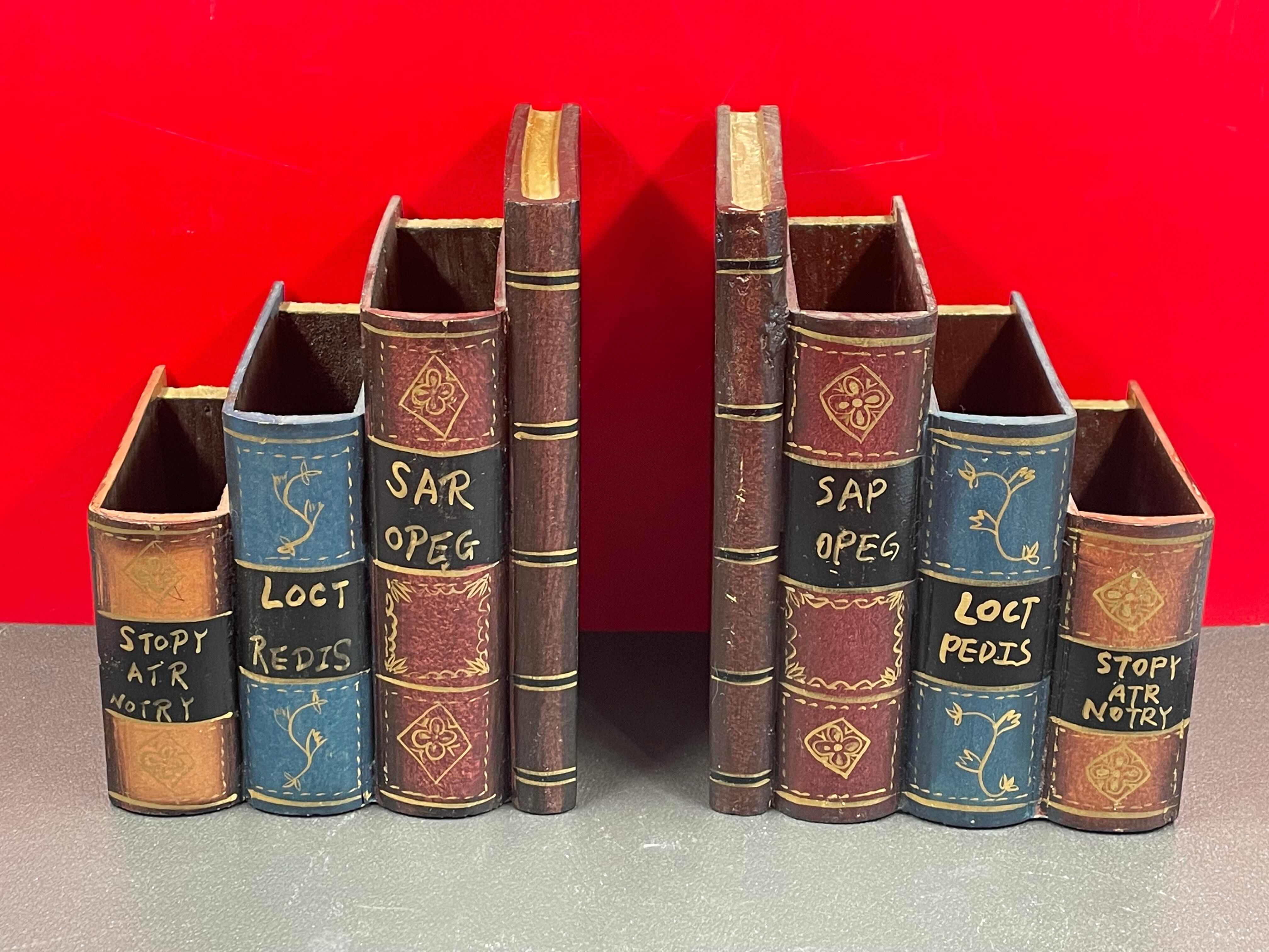 Pair of bookends, boiled cardboard