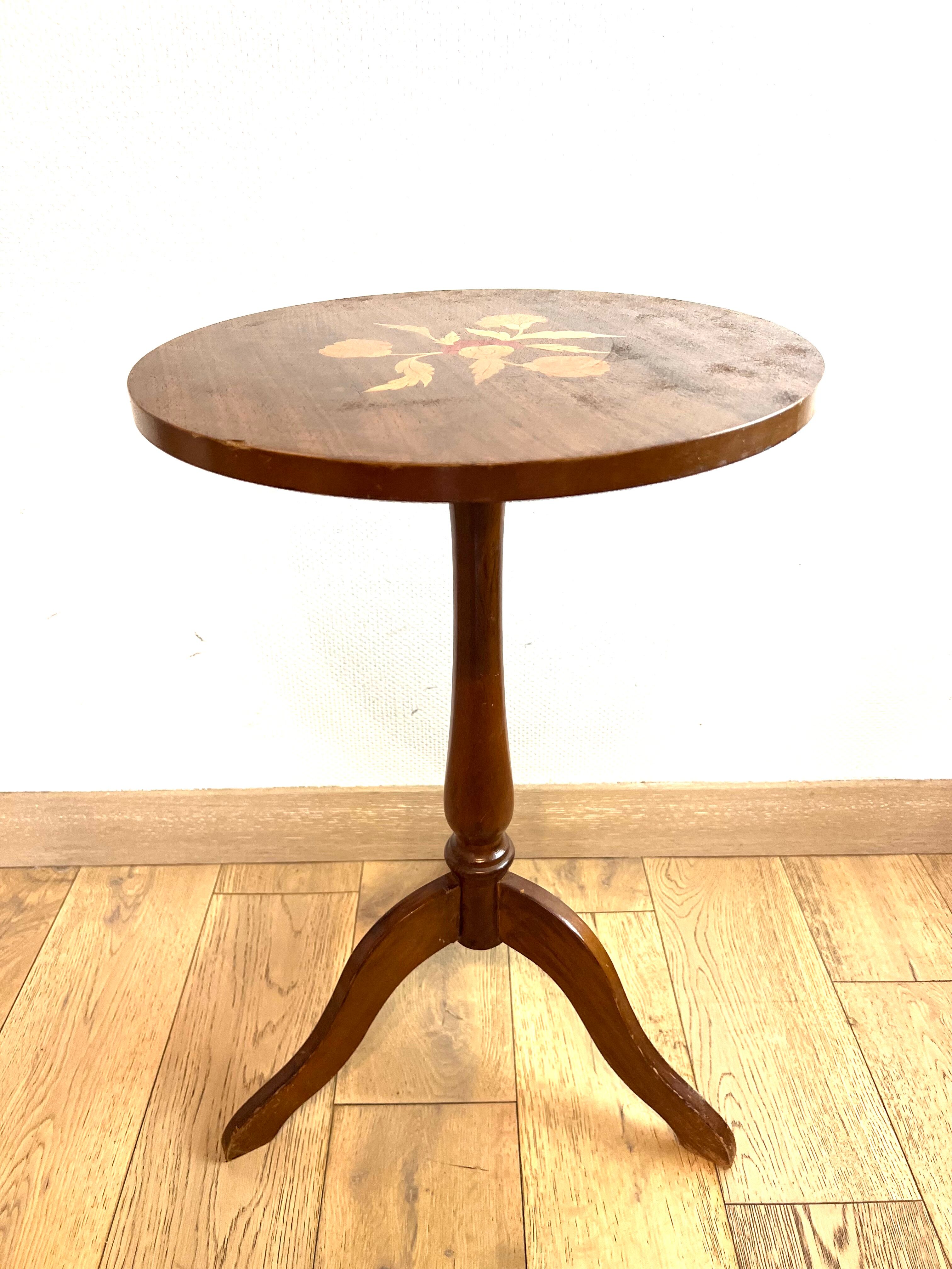 Wooden pedestal table decor flower or bedside side table