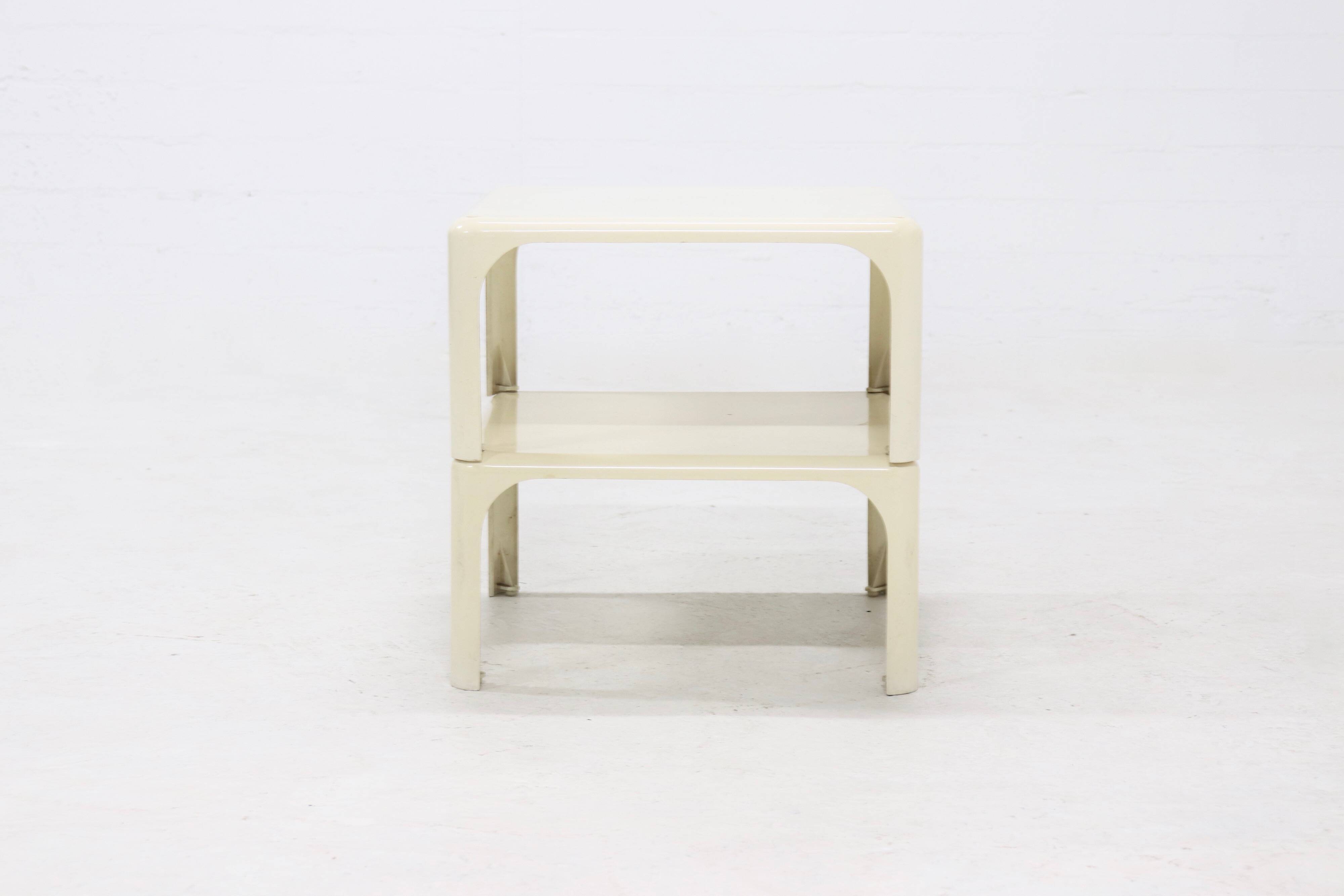 Lot de 2 tables empilables Demetrio 45 par Vico Magistretti pour Artemide 1960