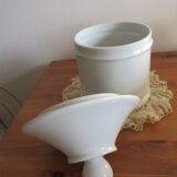 Porcelain pot with lid