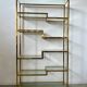 Ancienne étagère en métal doré laiton geometrique bibliothèque design années 80 vintage