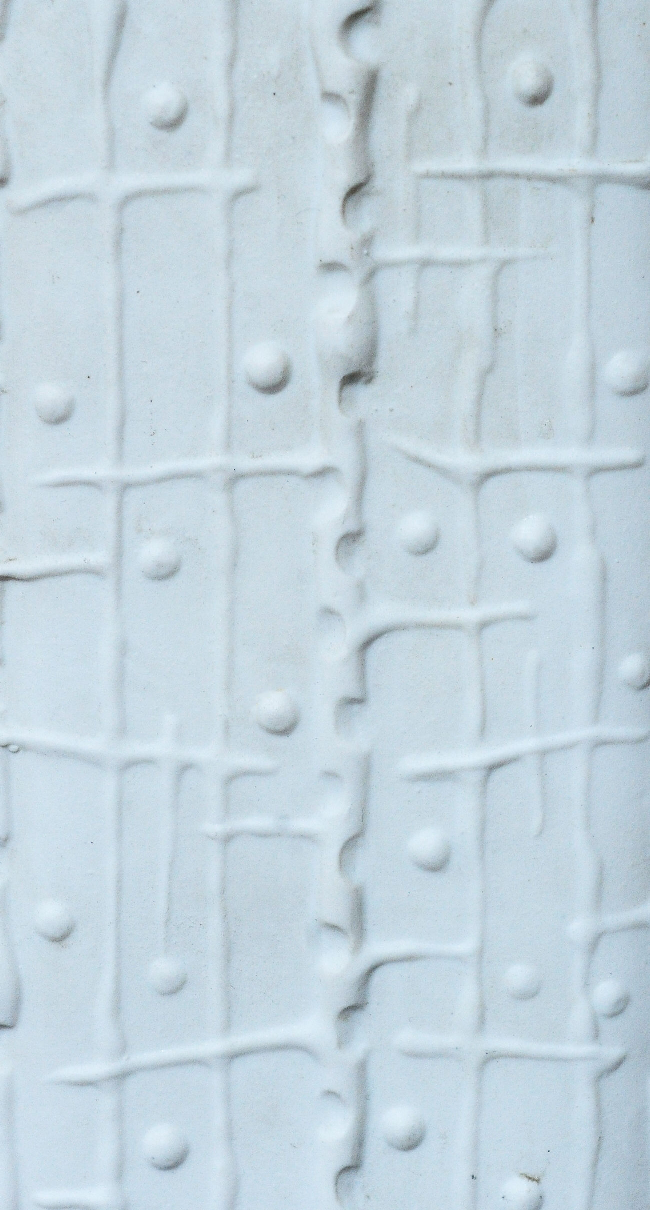 1960 white porcelain vase