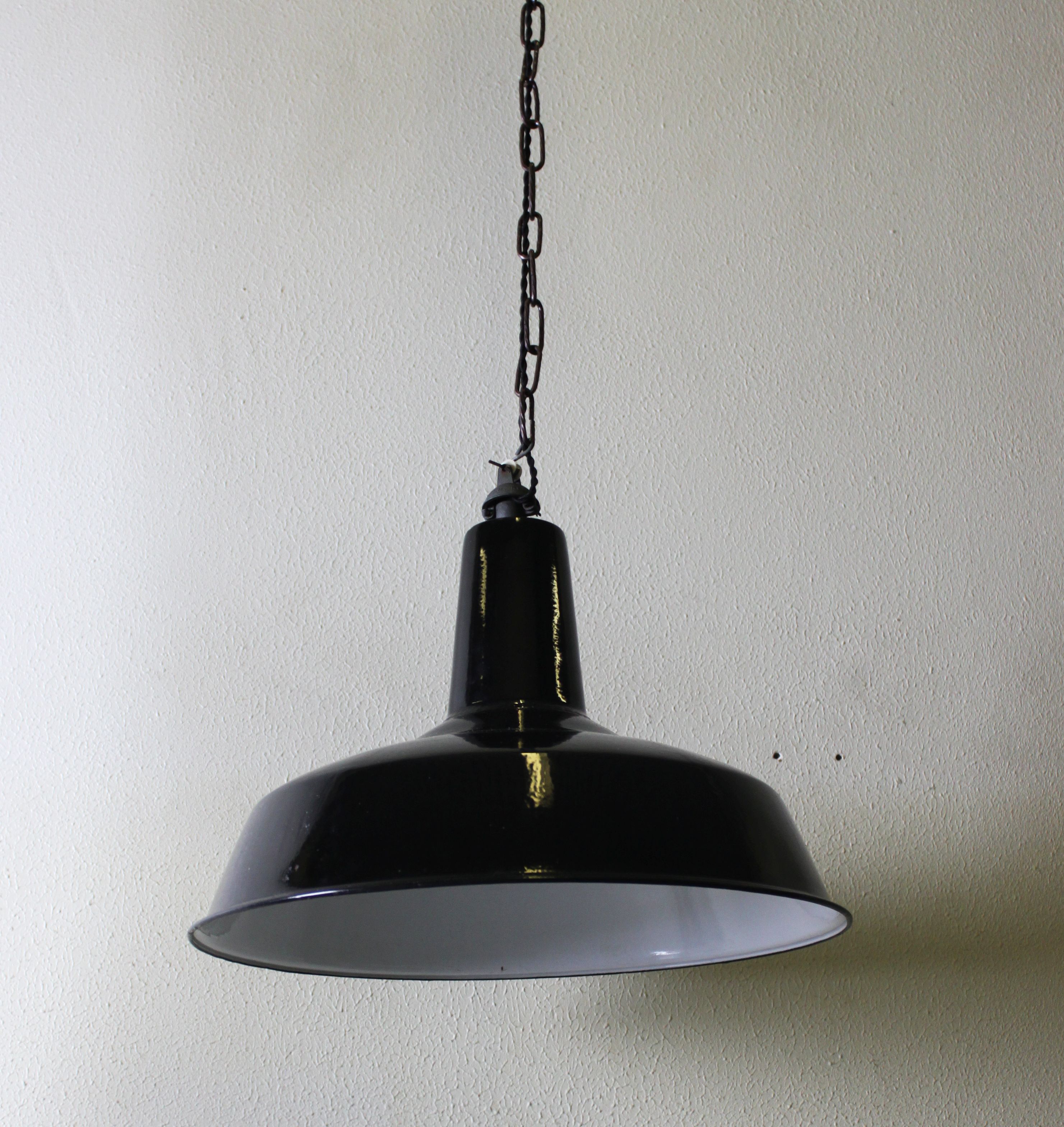 Suspension in enamelled sheet metal, Reluma, 1950