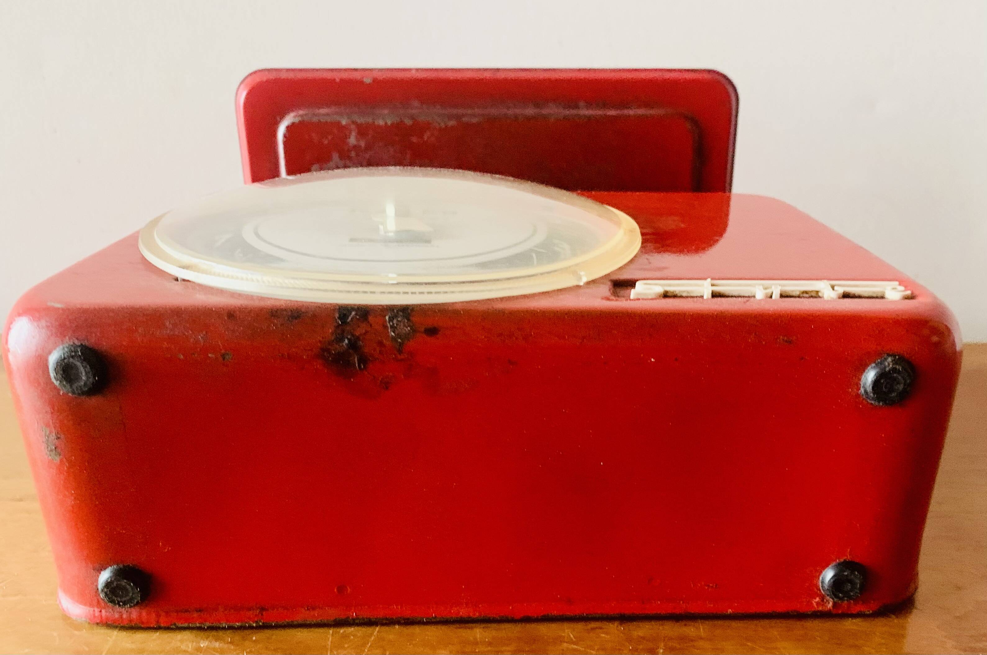 Stube - old household scale in red enameled metal - force 10