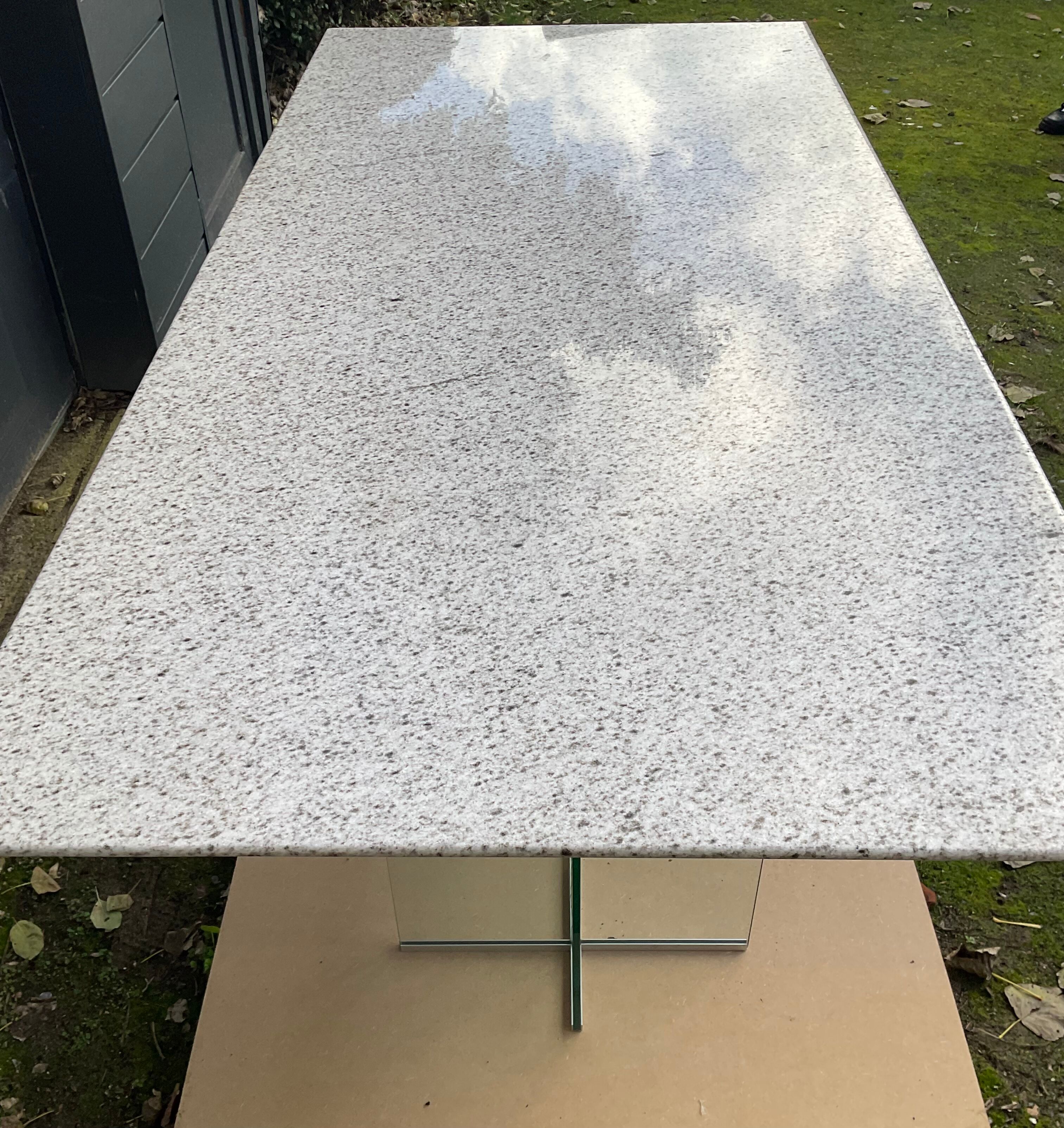 Dining table 70-80s in granite and tempered glass