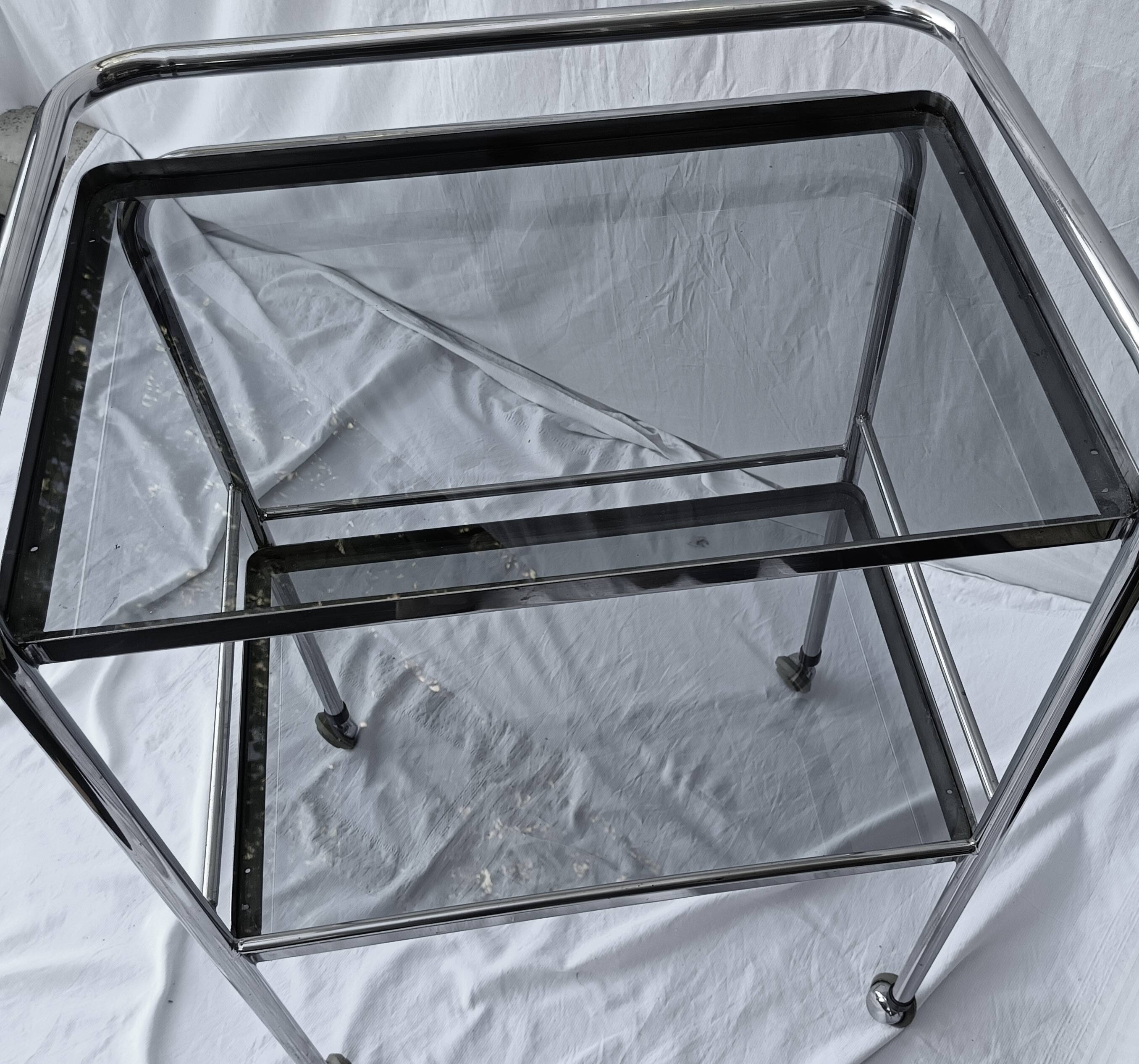 metal rolling dessert trolley: glass