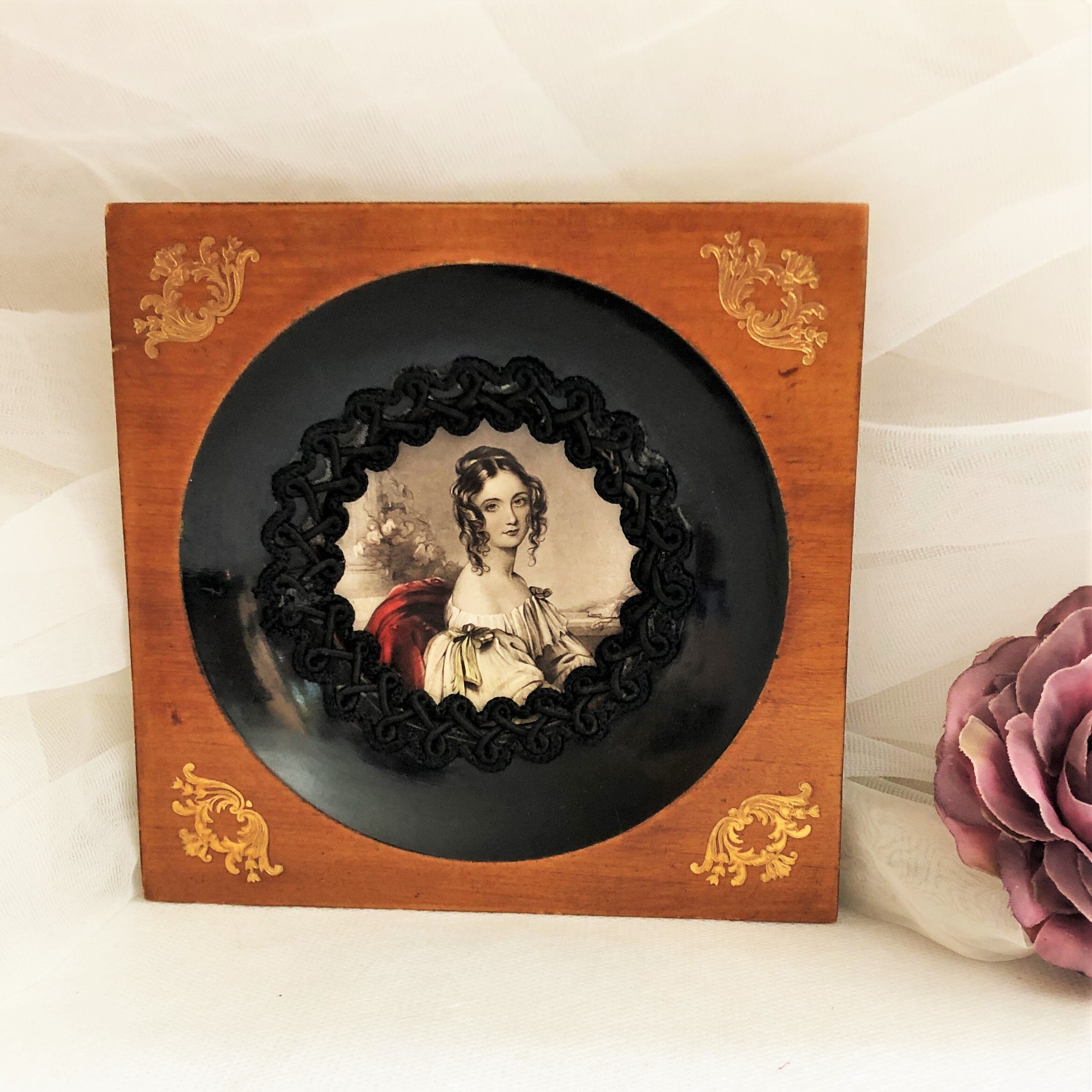 Wall frame portrait woman Empire style