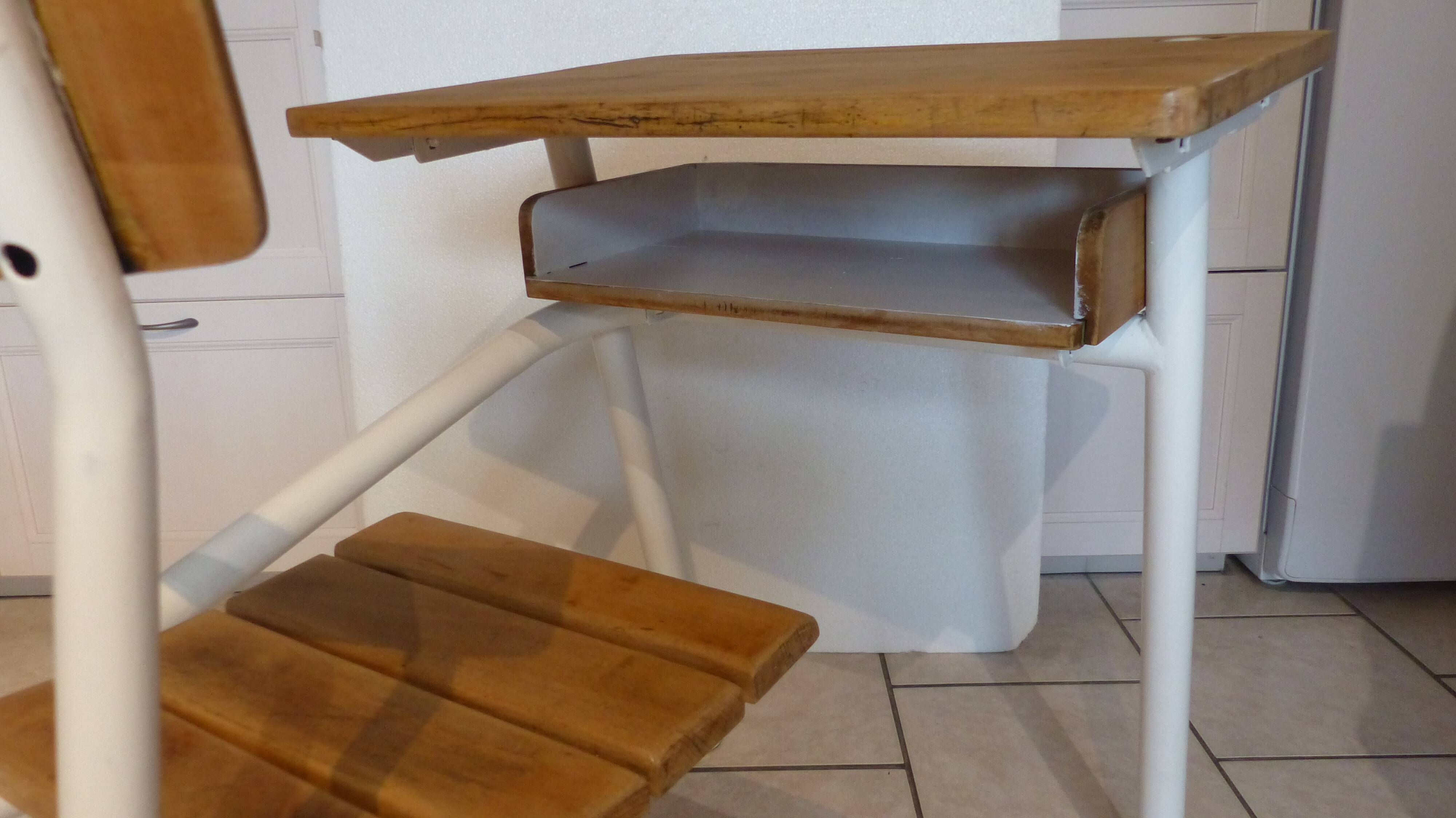 Desk with his chair