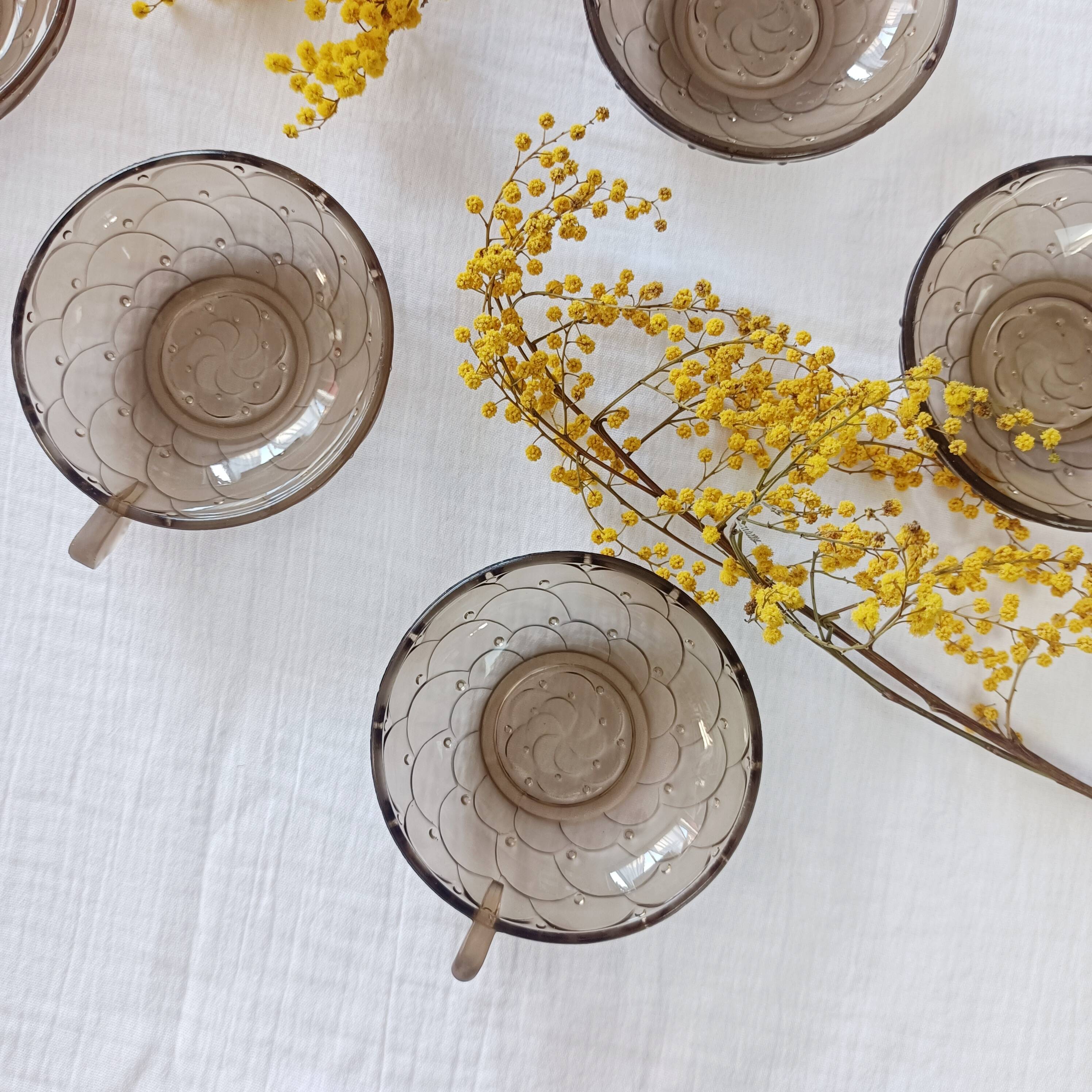 Set of 6 Art Deco dessert bowls in smoked glass.