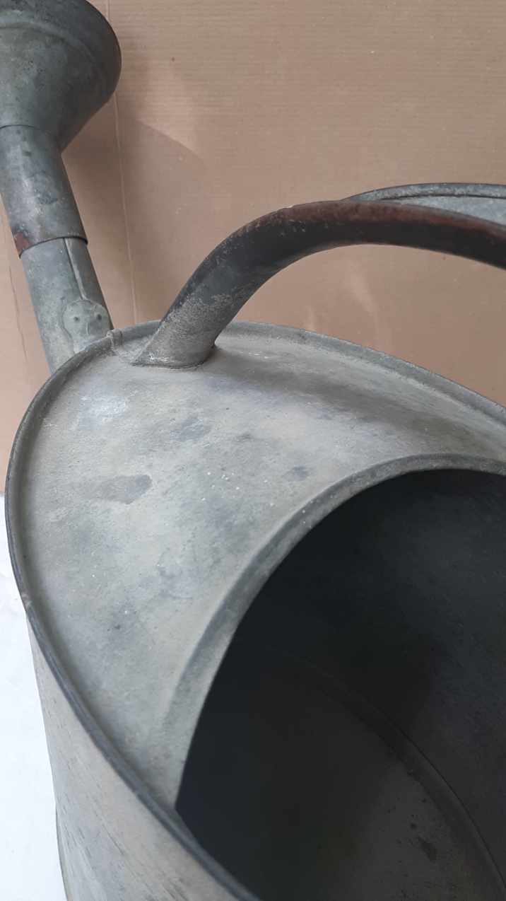 Zinc watering can