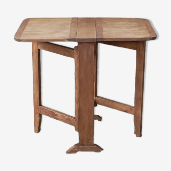 Table ancienne en bois à double battants