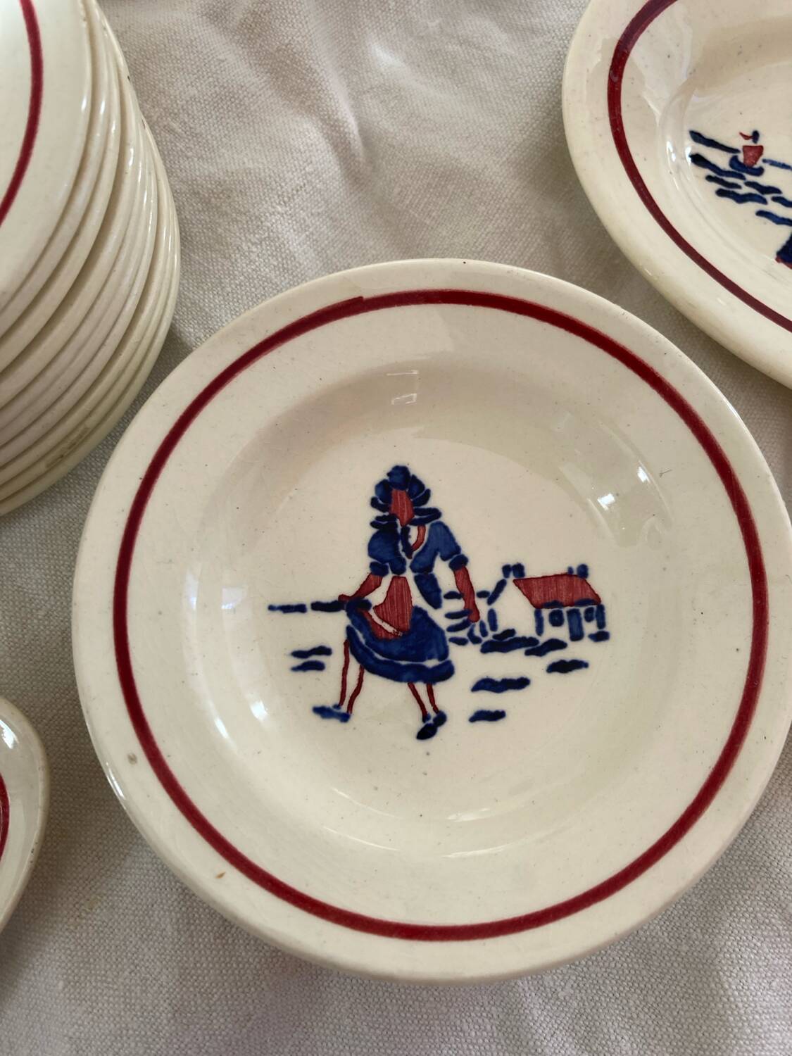 Dinette Creil and Montereau Breton decor 1900