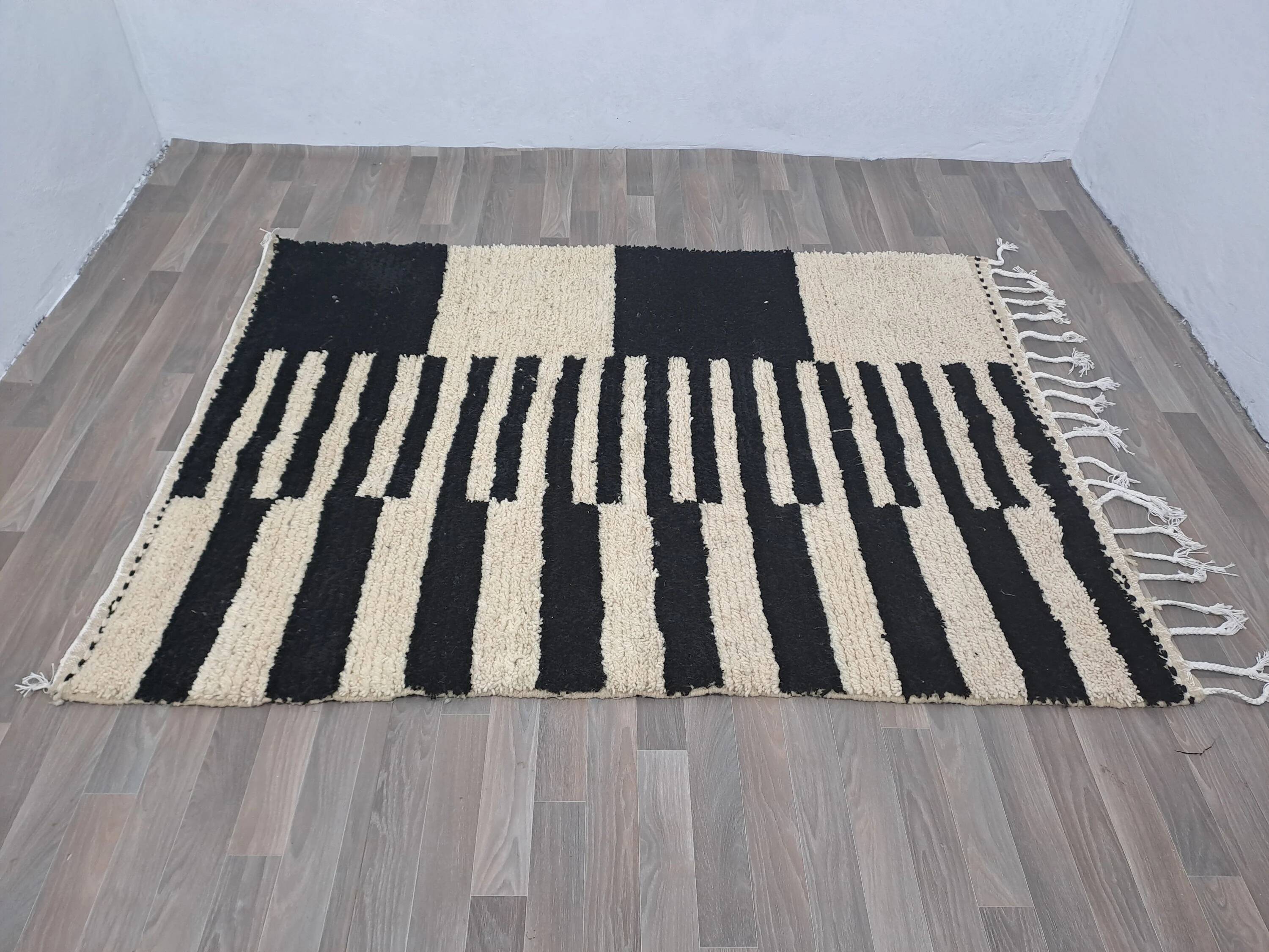 Authentic handmade Berber rug 2.5x1.5 m