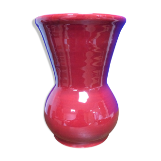 Vase rouge vintage