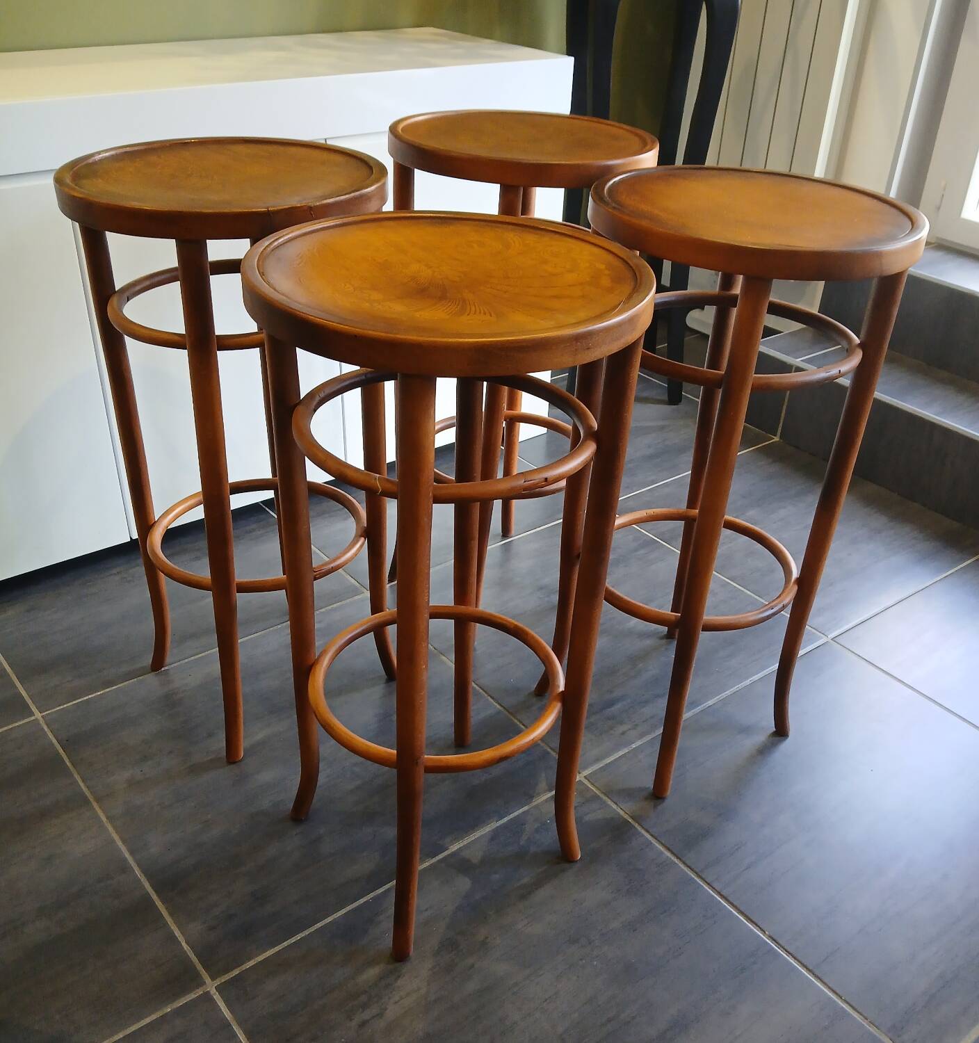 Série de 4 tabourets de bistrot vintage, années 70