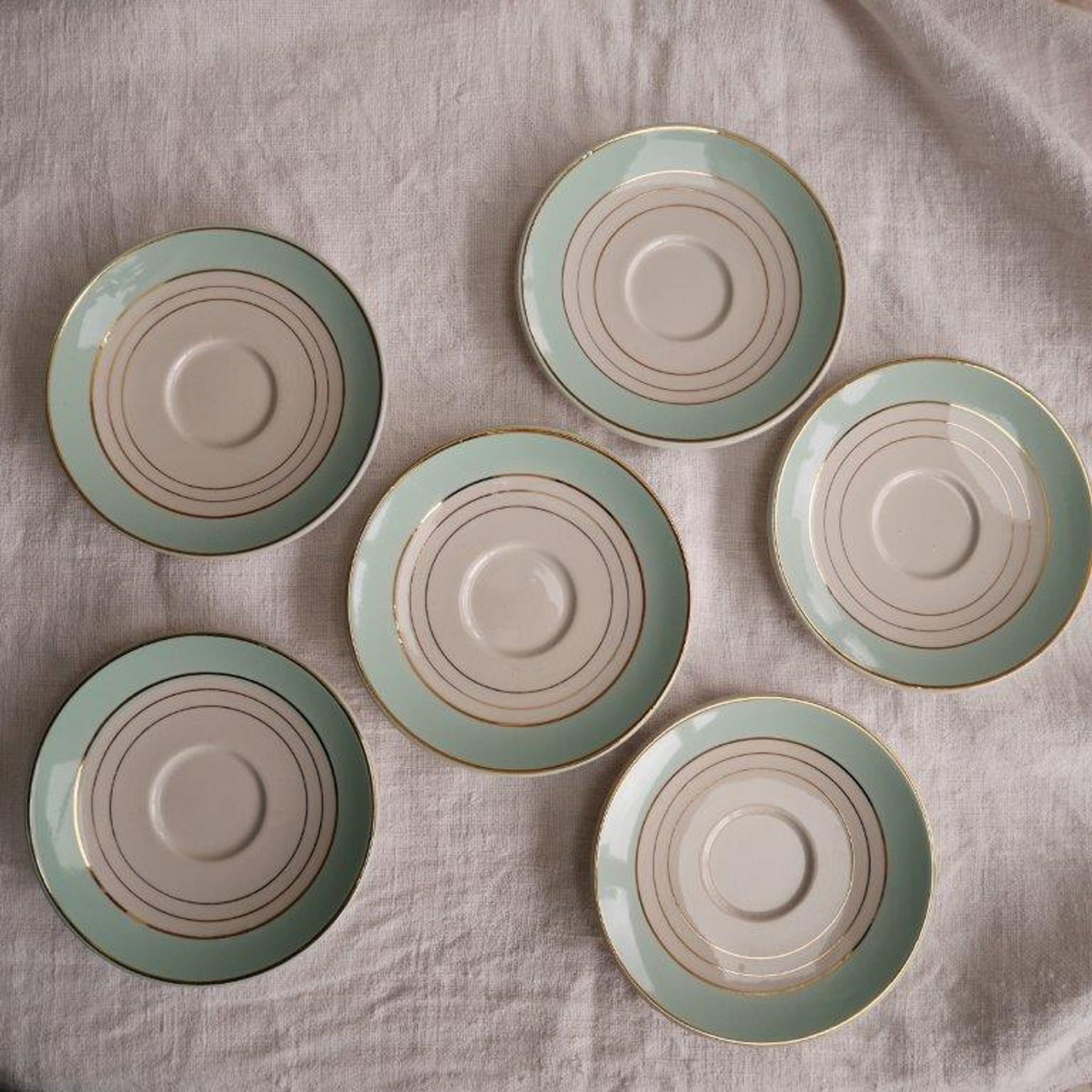 Set of 6 coffee cups with Lunéville saucers, Regency model