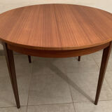 Scandinavian round teak dining table from the 60s extendable