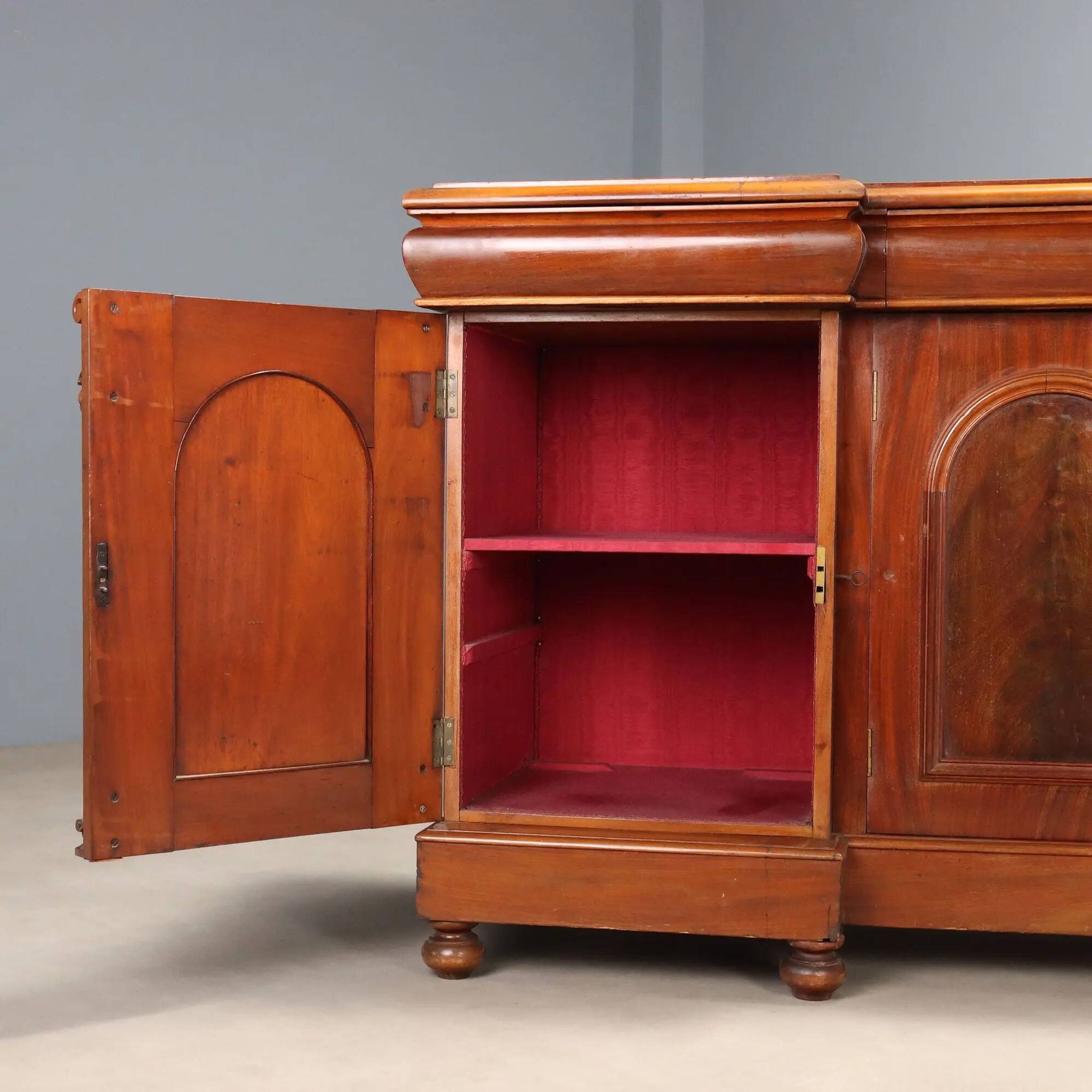 Buffet victorien ancien en acajou 3 tiroirs, Italie XIXe siècle