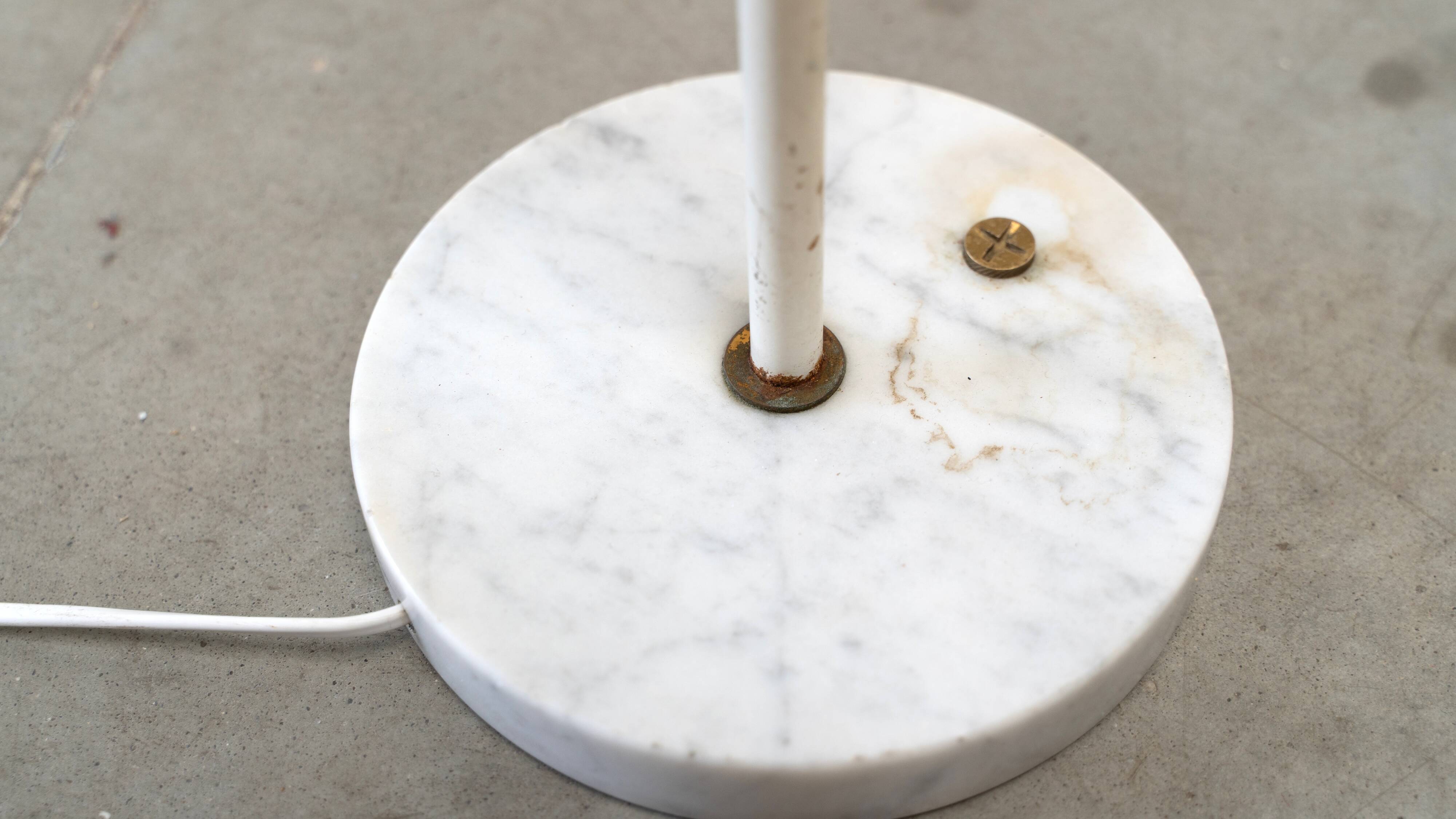Lampe sur pied italienne avec base en marbre par Stillux