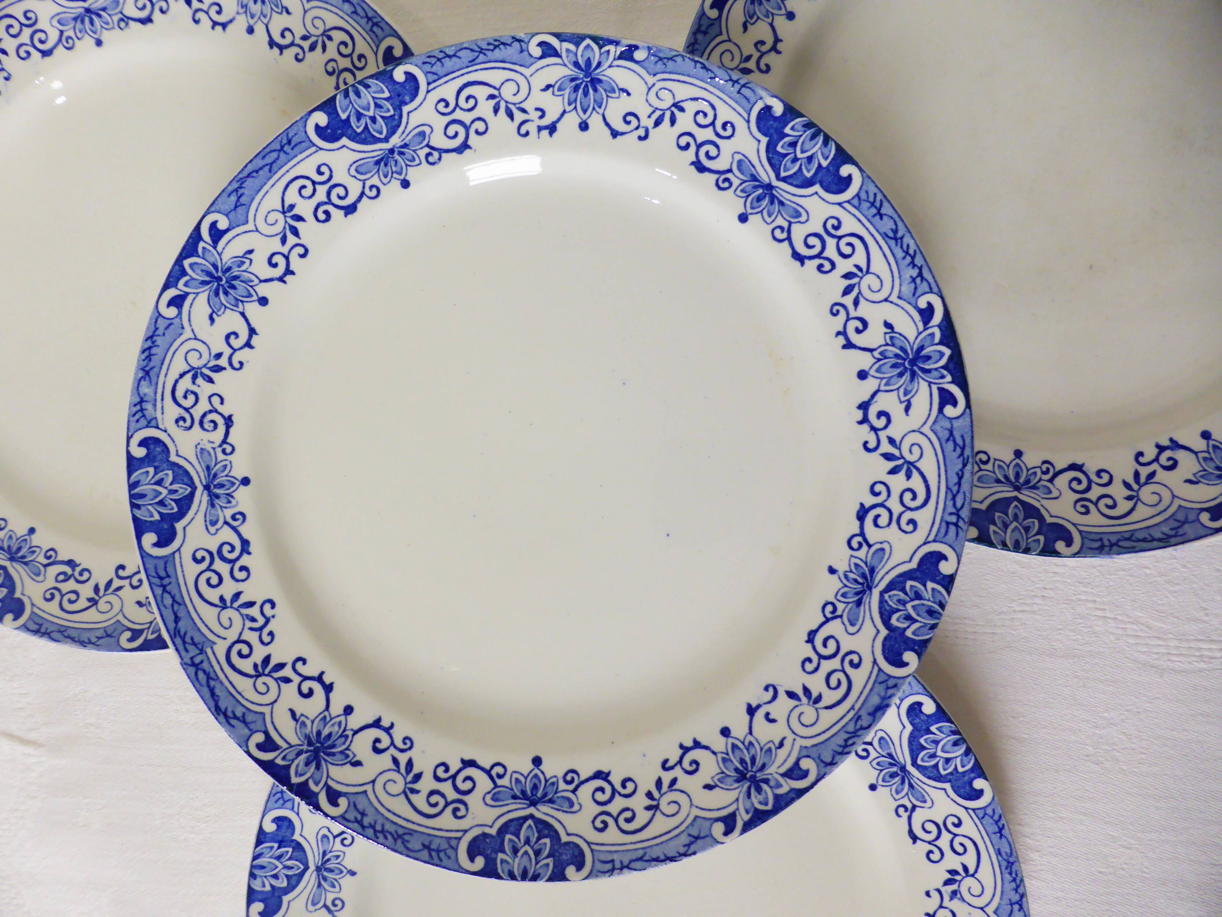 4 vintage dessert plates from the Boch Frères La Louvière model Dina 210357