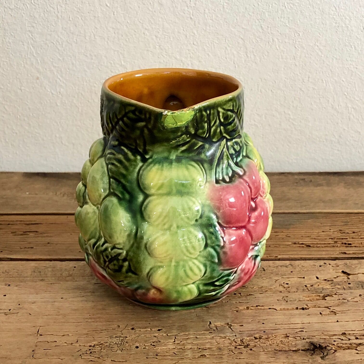 Salins dabbling pitcher the baths