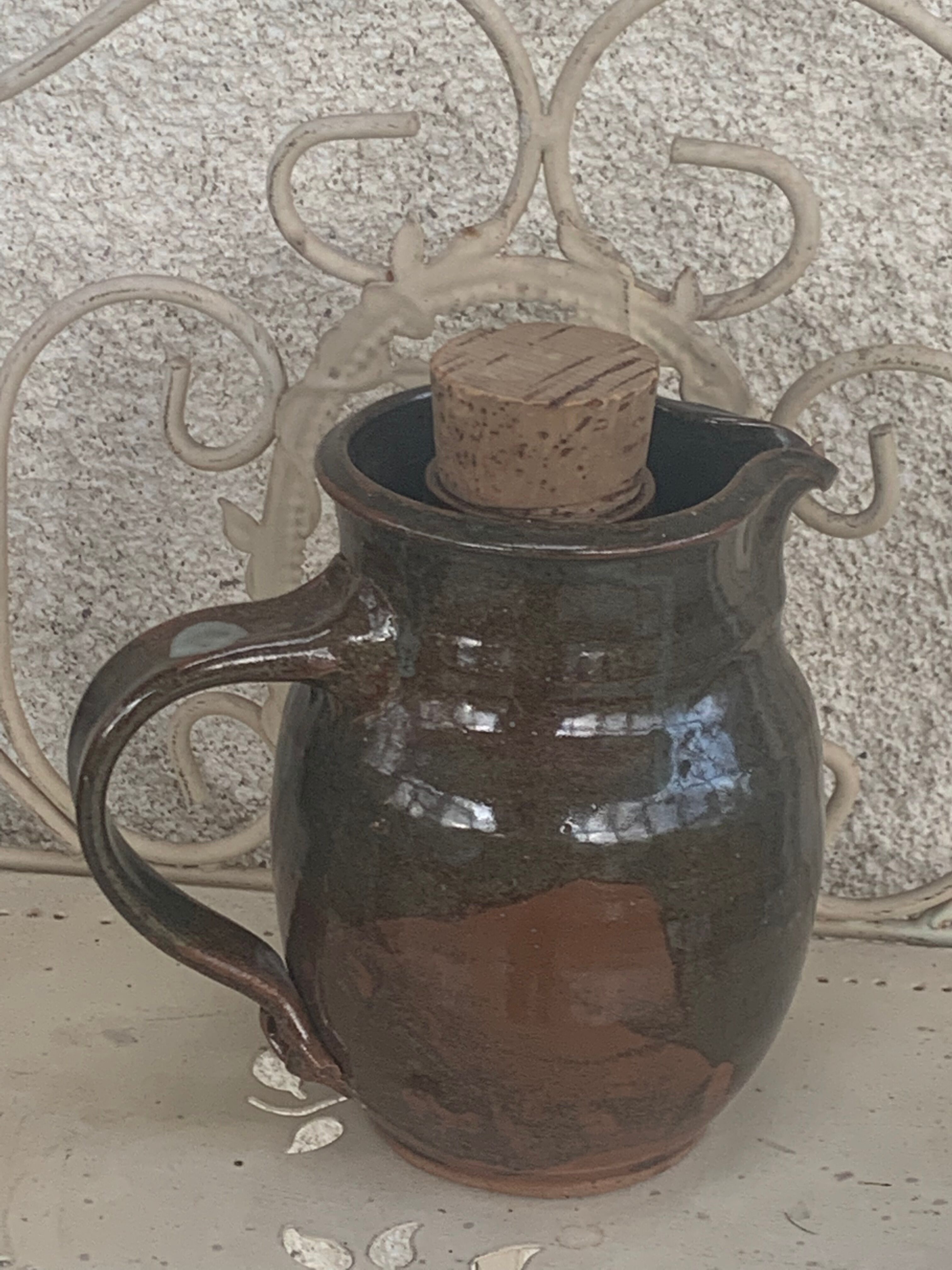 Refreshing carafe in glazed ceramic and vintage cork stopper