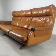 Canapé cuir fauve scandinave
