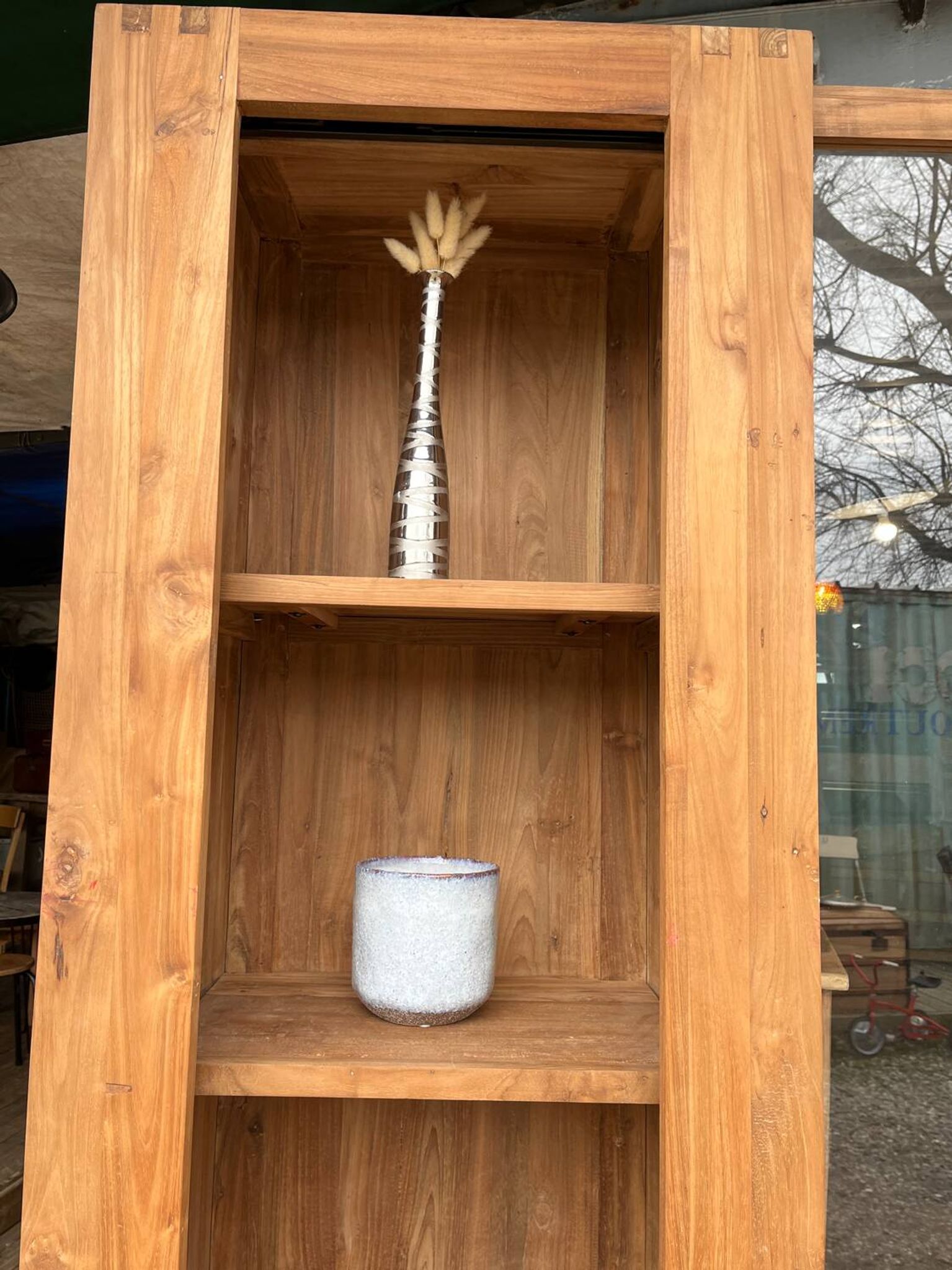 Bibliothèque  ou vitrine