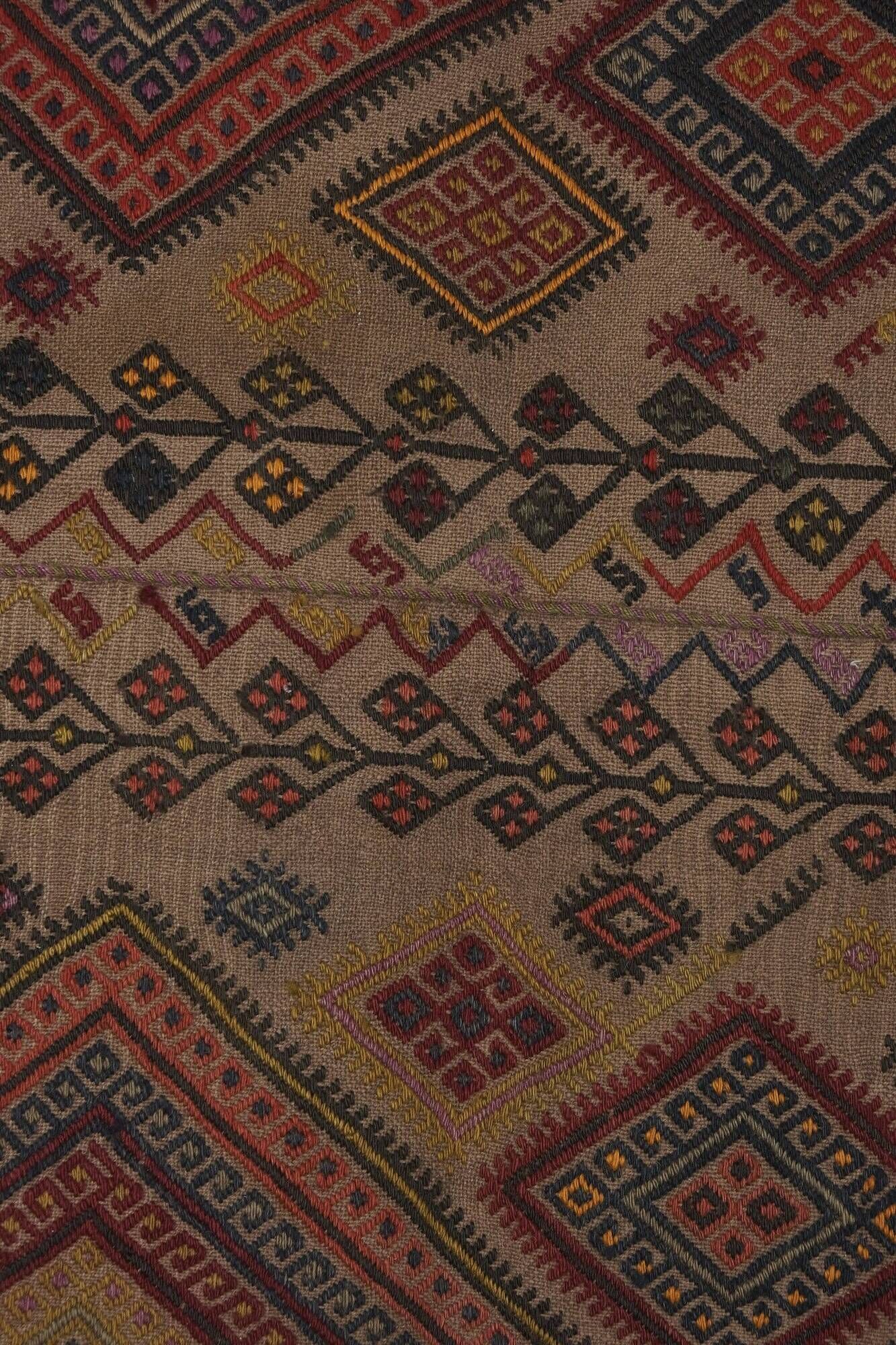 Vintage Turkish kilim, handwoven, 175x203 cm.