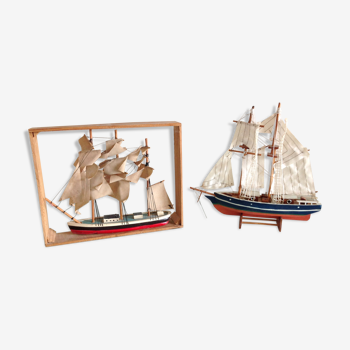 Deux anciens bateaux maquettes  en bois