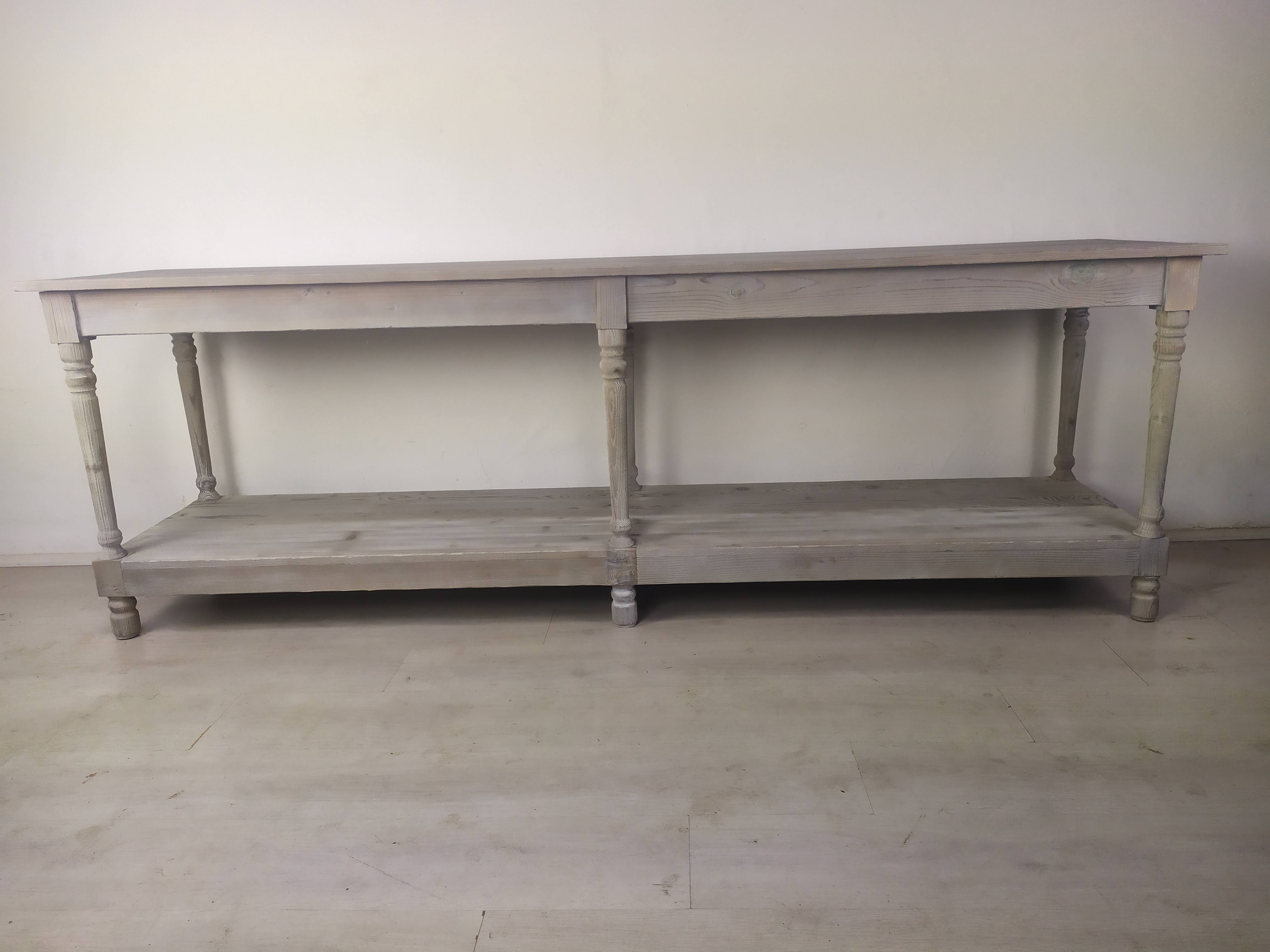 Table serving draper