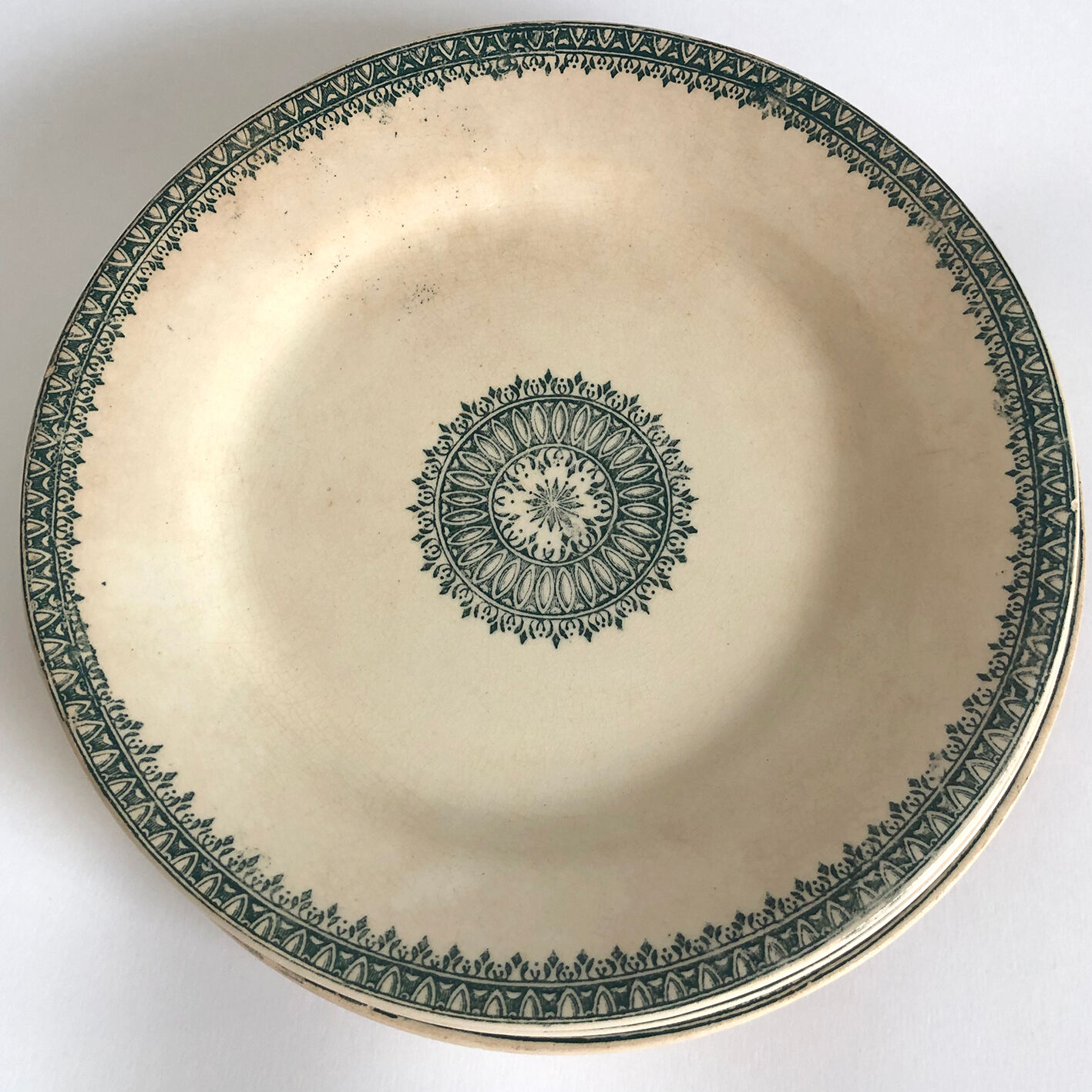 Old flat plates Creil Montereau