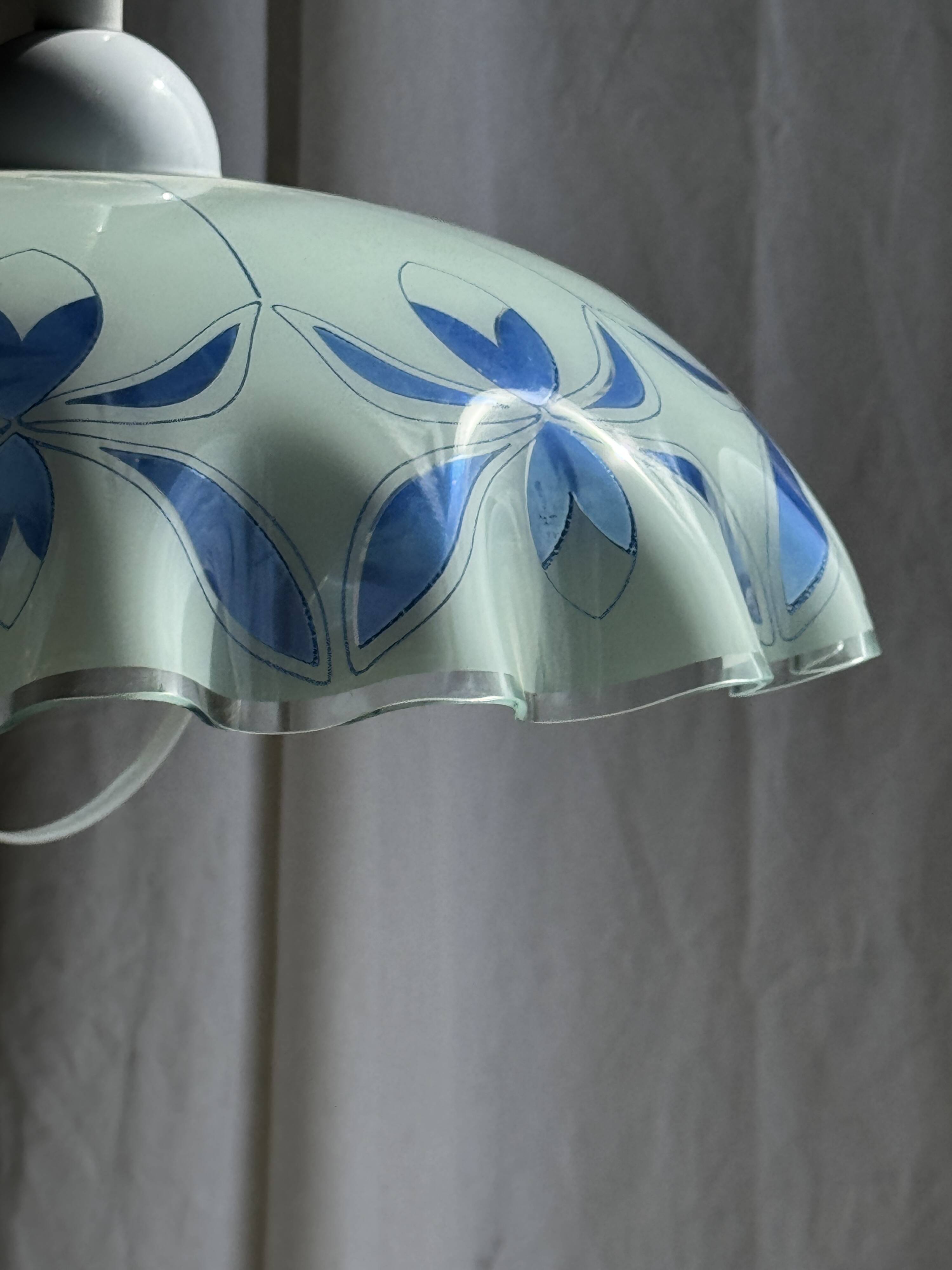 Vintage suspension in white and blue glass with wavy edge D46 H53