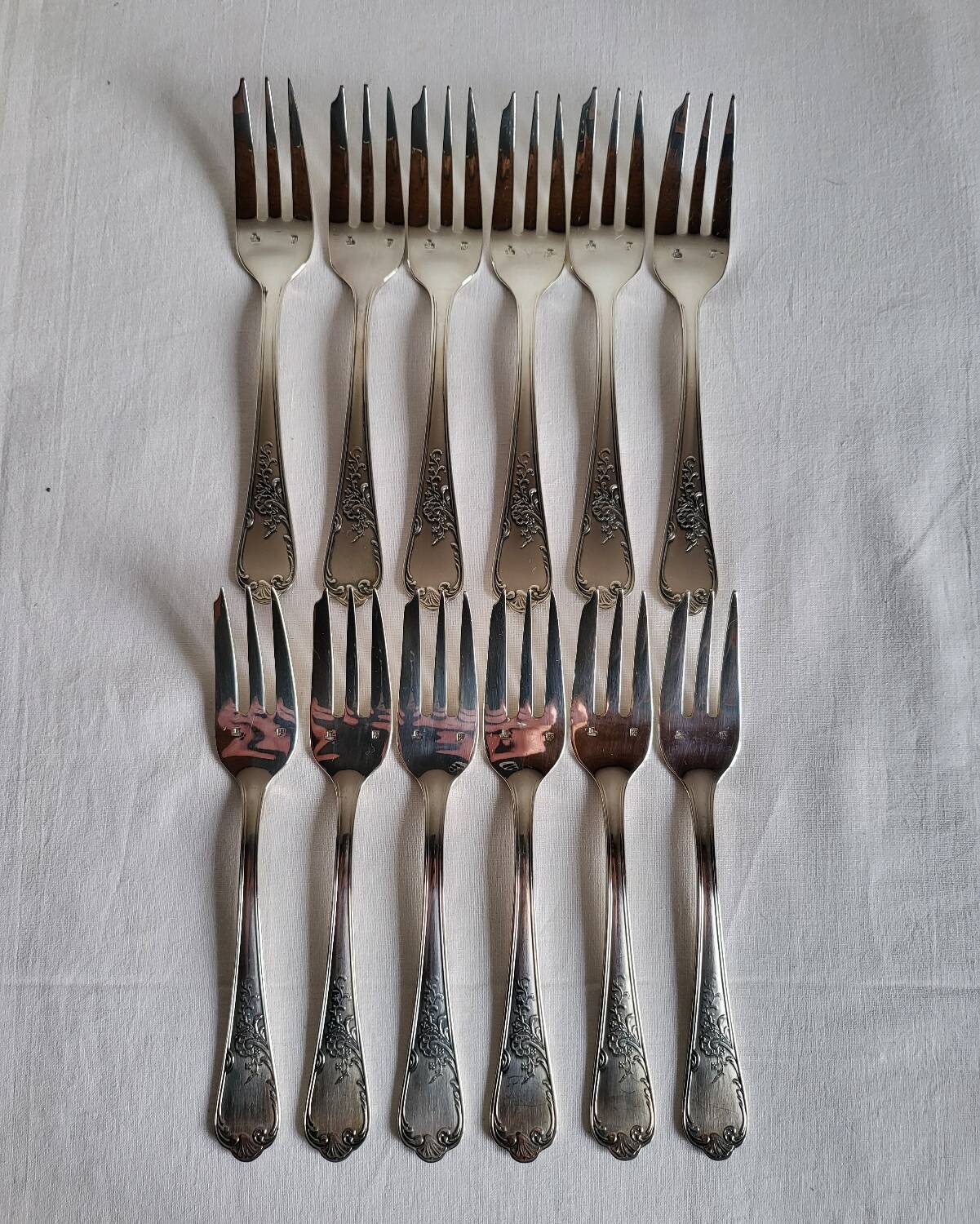 12 silver-plated dessert forks Guildar