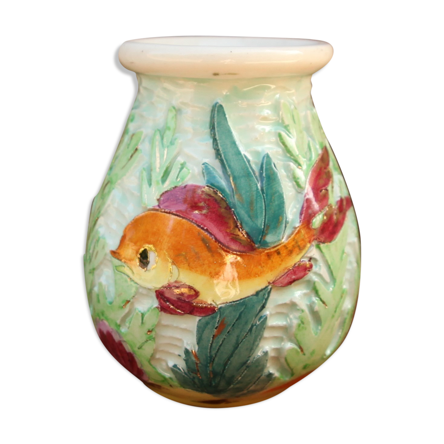 Ceramic vase decorated with fish