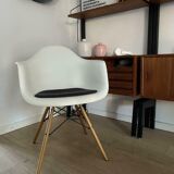 DAW lounge chair by Charles and Ray Eames, Vitra  edition