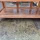 Table de drapier en pin , 2 tiroirs .